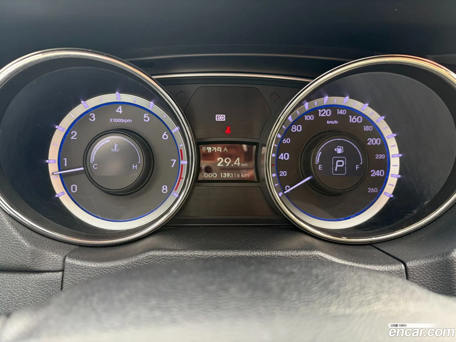 Hyundai YF Sonata 2010 — 17