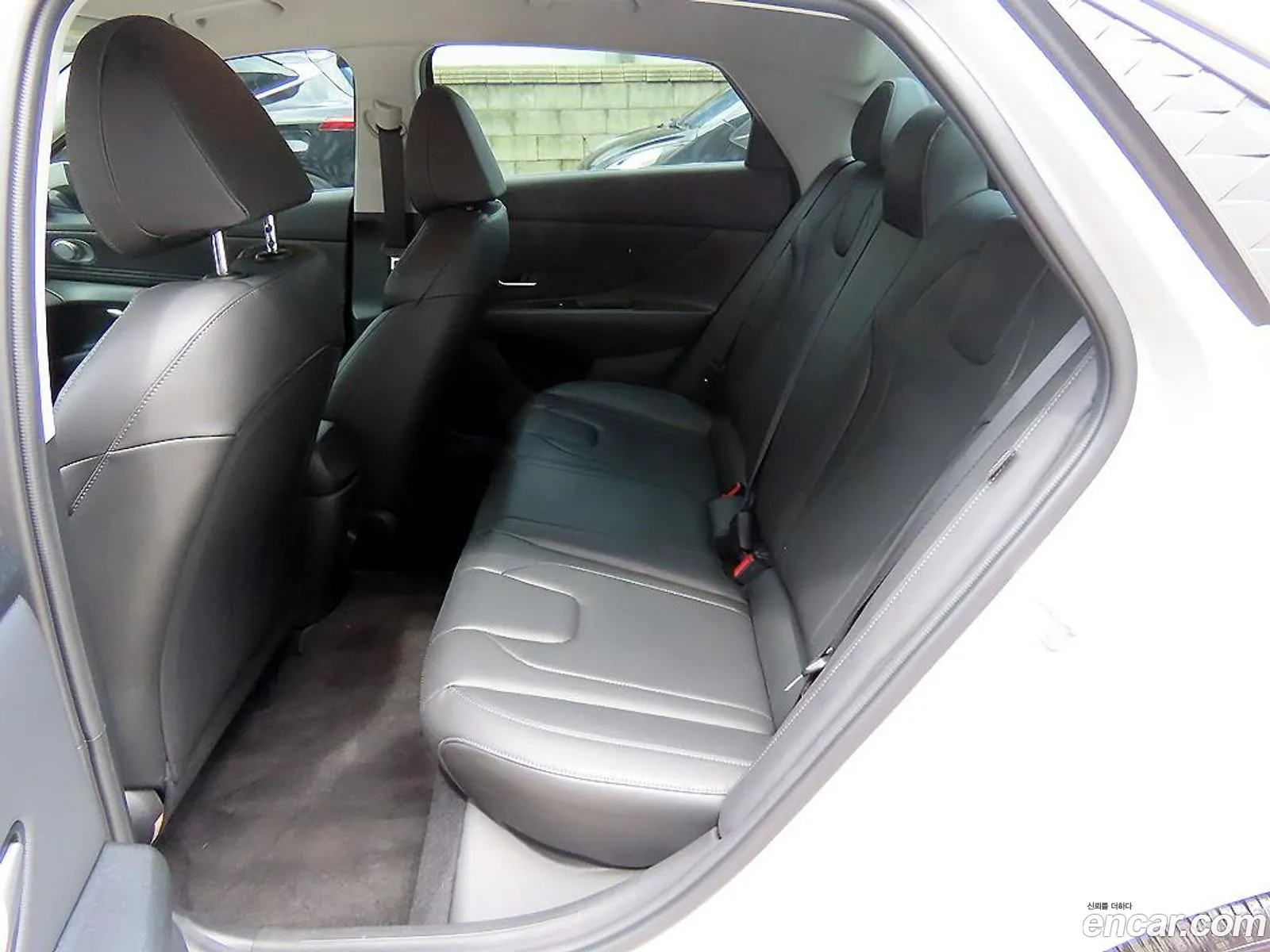 Hyundai Elantra 2023 — 7