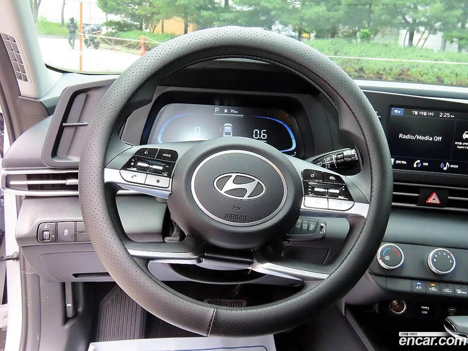 Hyundai Elantra 2023 — 6