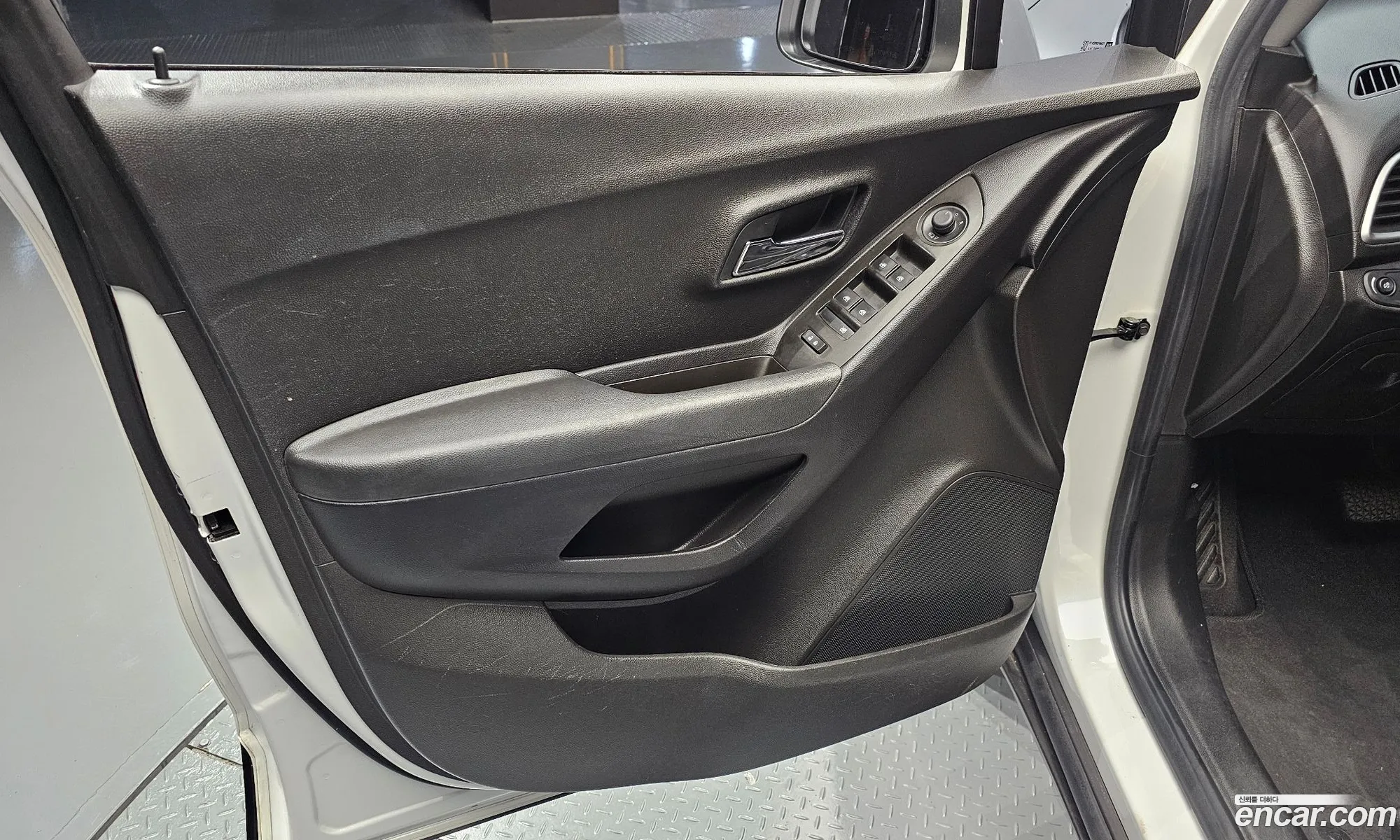 Chevrolet (GM Daewoo) Trax 2017 KLABA76BDJB500240 — 13