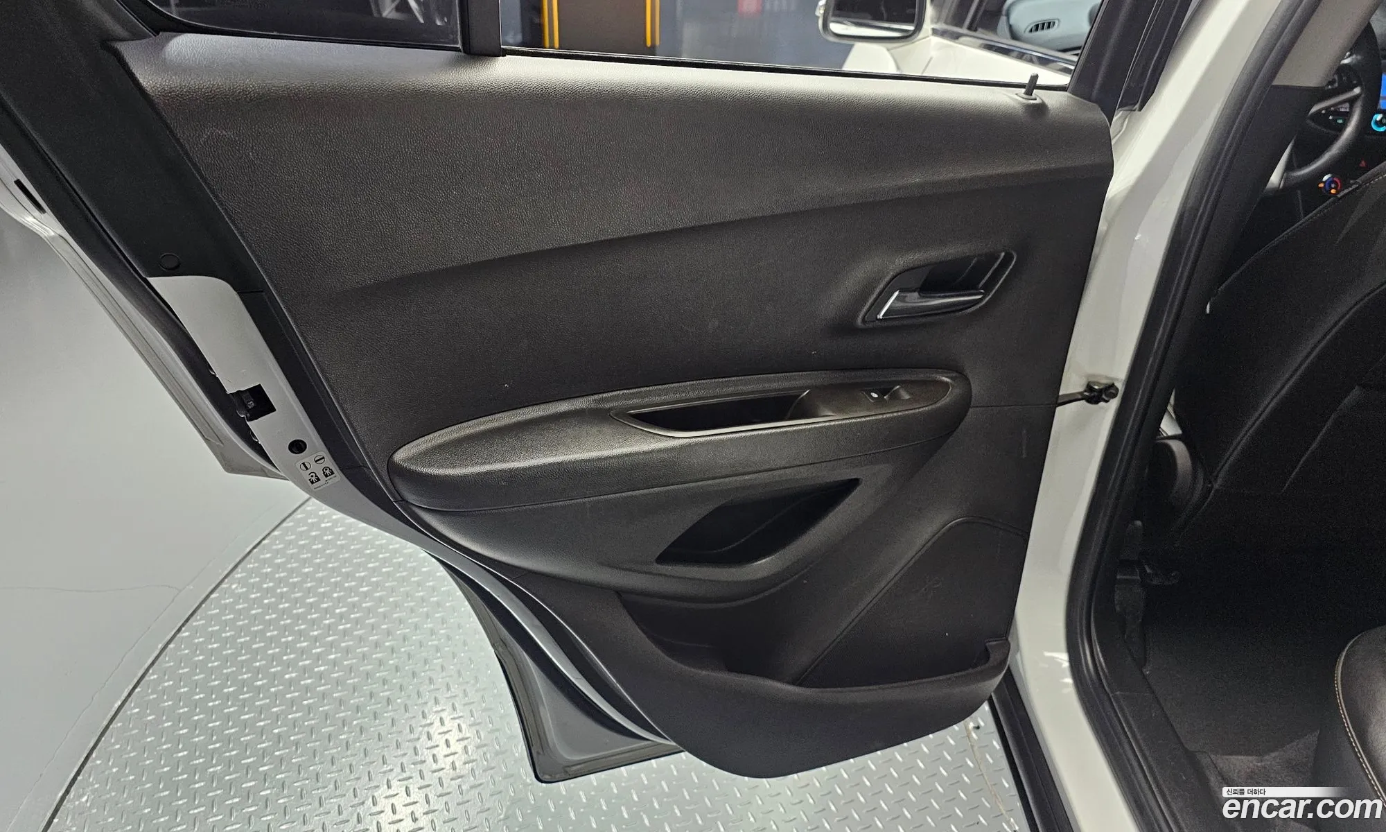 Chevrolet (GM Daewoo) Trax 2017 KLABA76BDJB500240 — 28
