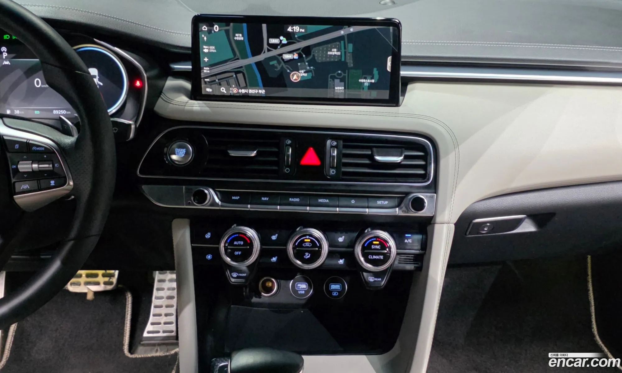Genesis G70 2021 KMTG141ABMU080147 — 17