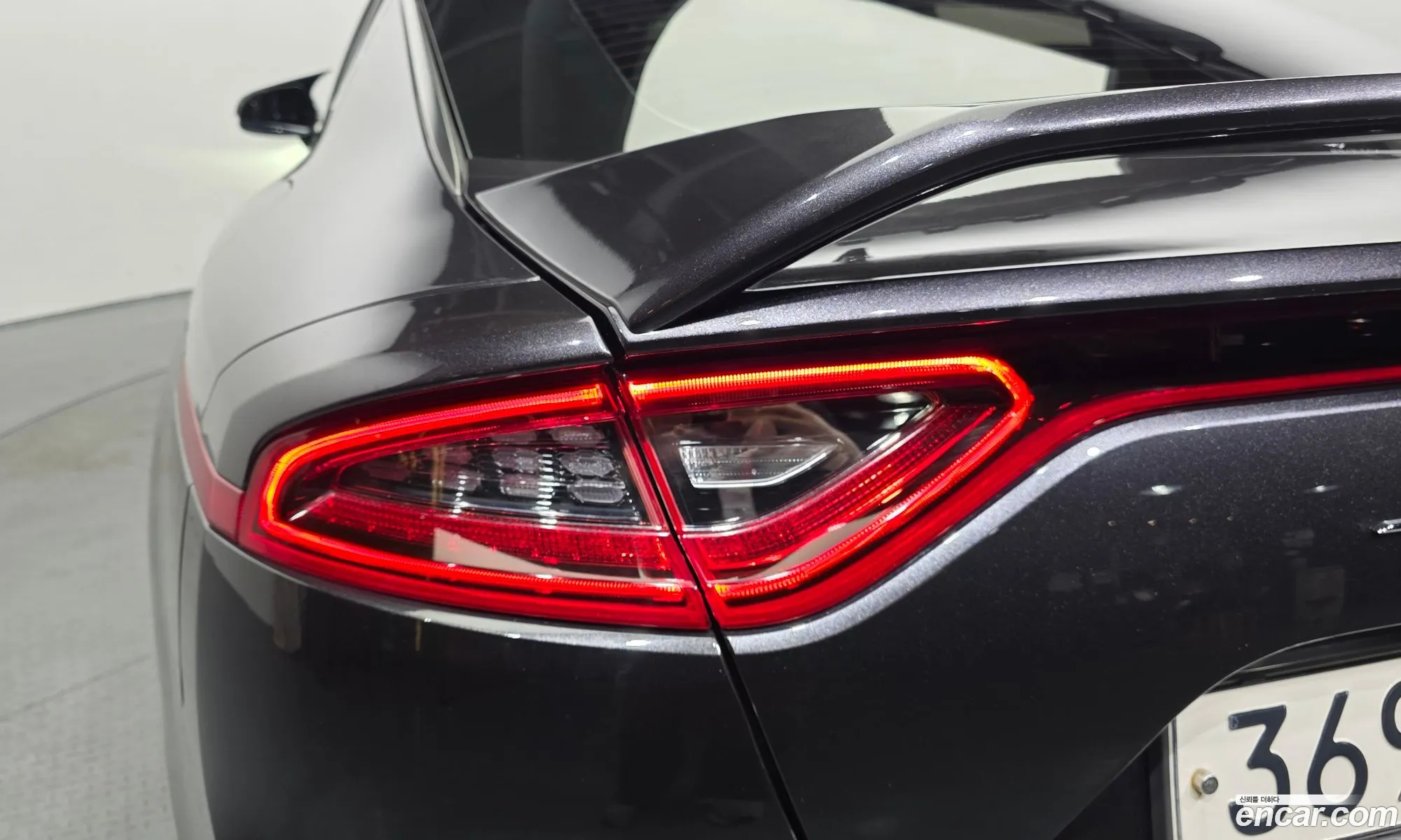 Kia Stinger 2019 KNAE351ABKS064756 — 5