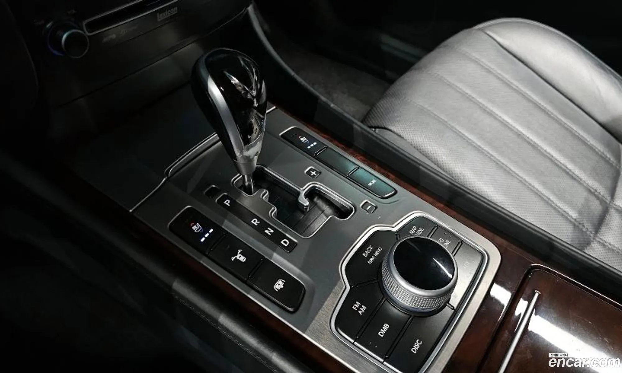 Hyundai Equus 2012 — 8