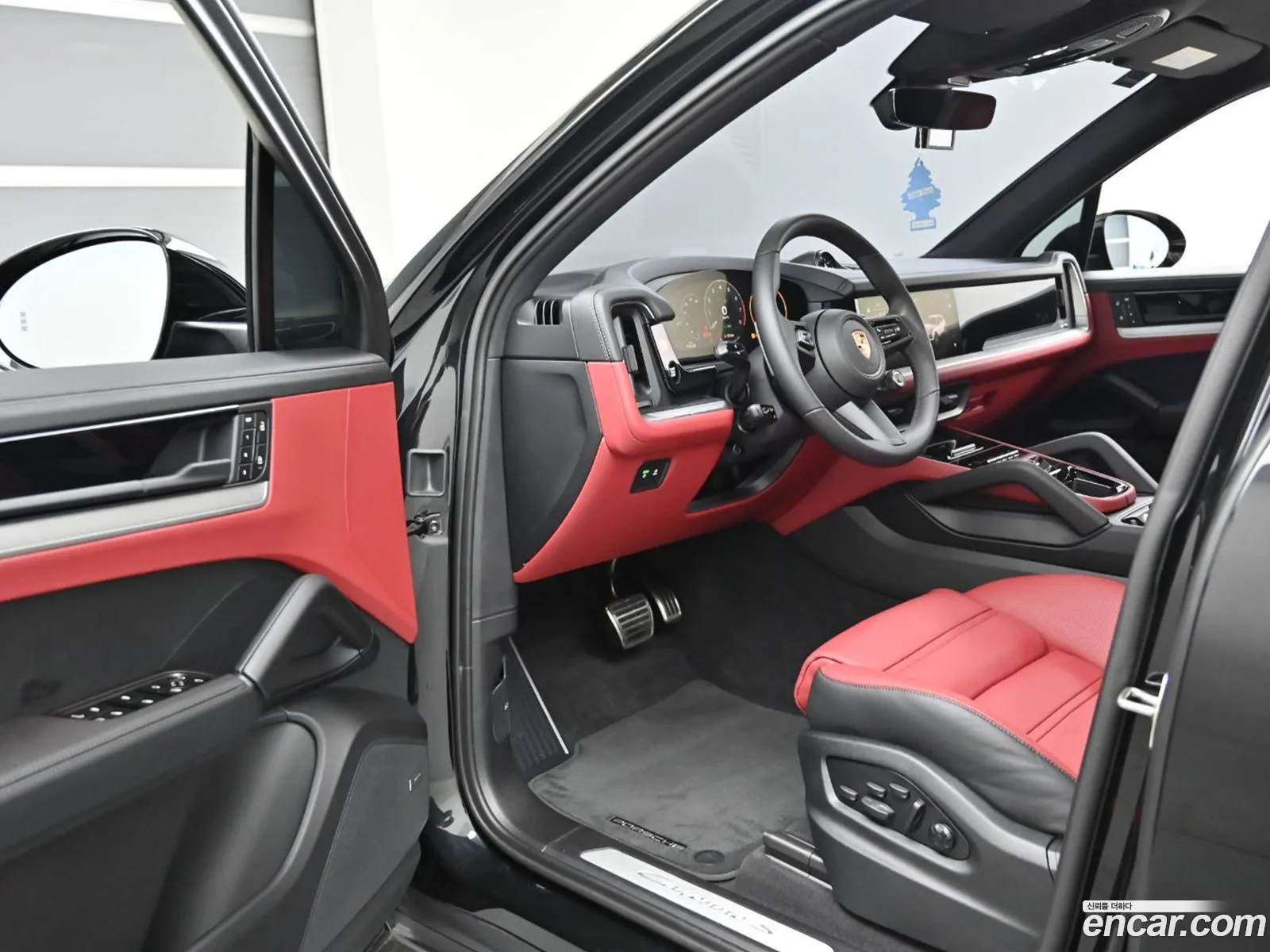 Porsche Cayenne 2025 — 17
