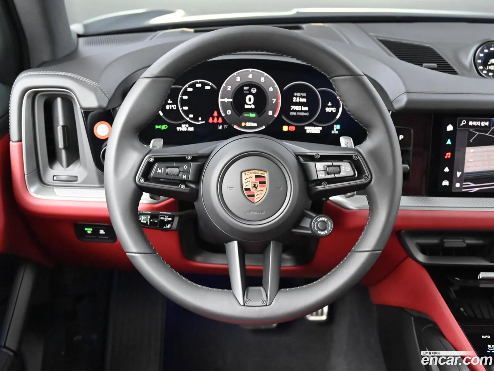 Porsche Cayenne 2025 — 18