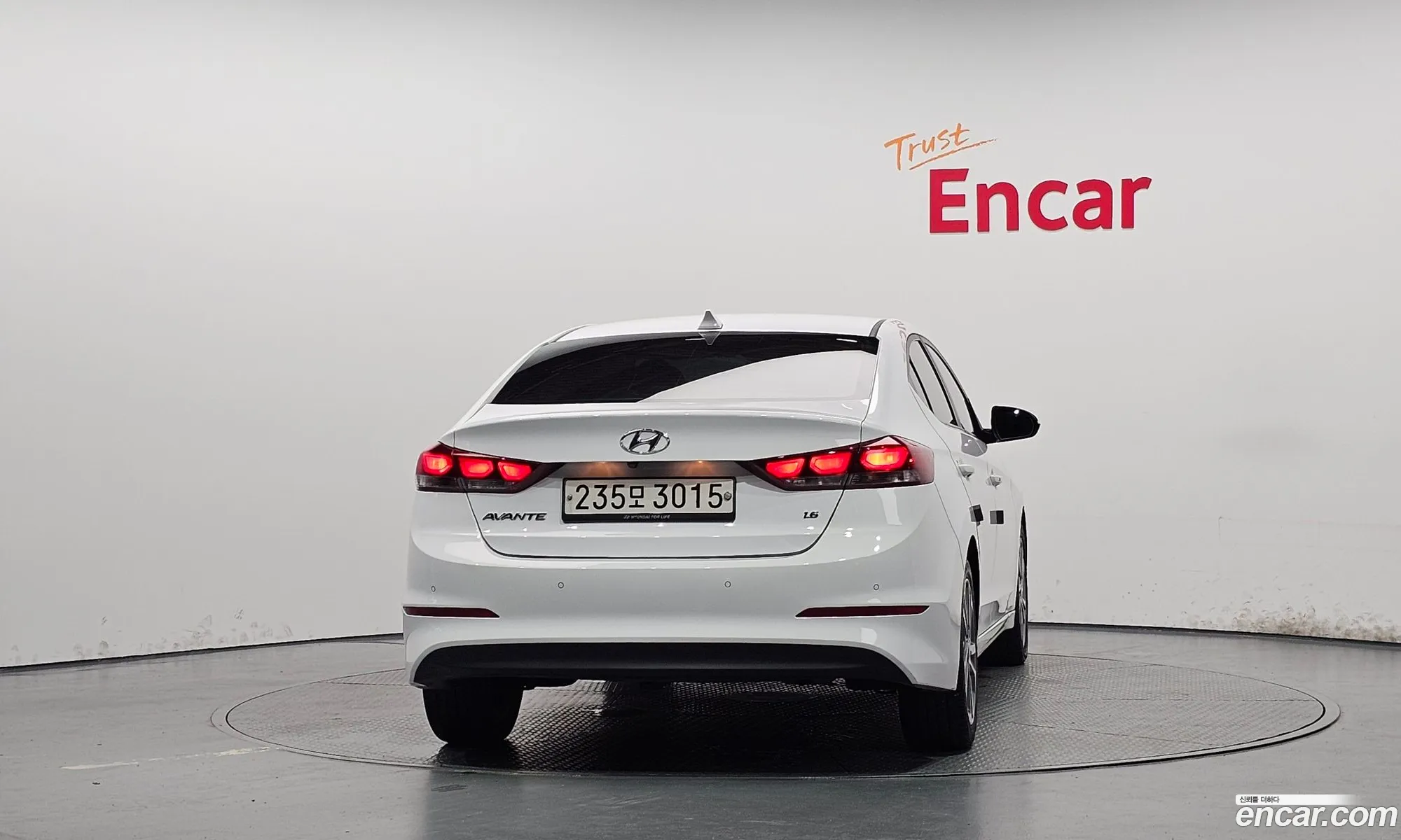 Hyundai Elantra AD 2018 — 29