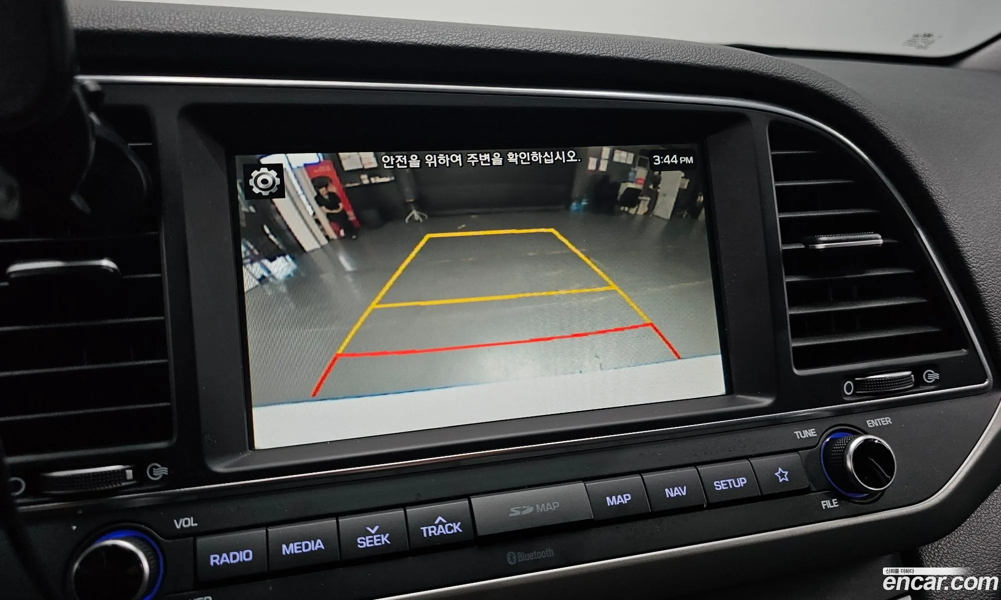Hyundai Elantra AD 2018 — 25