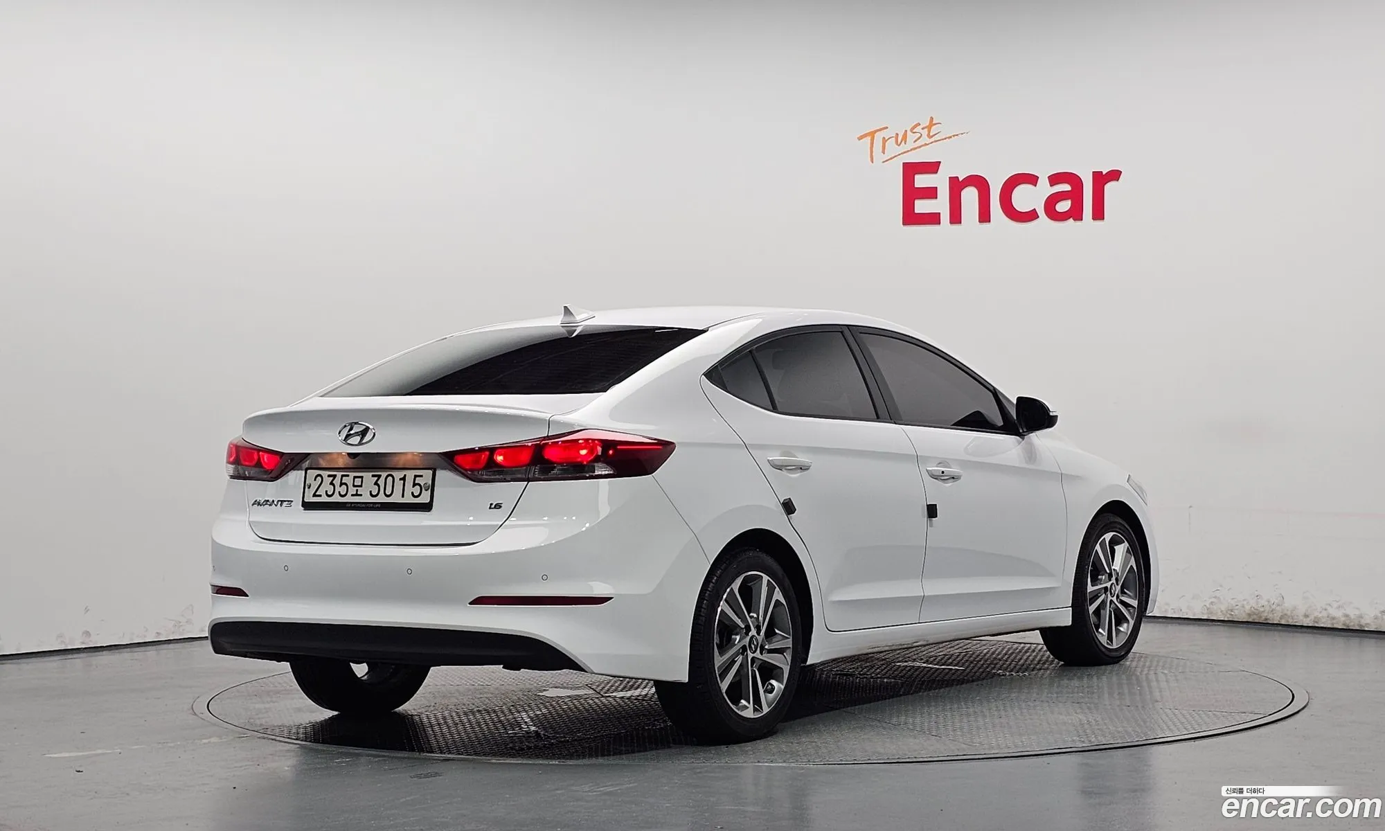 Hyundai Elantra AD 2018 — 3