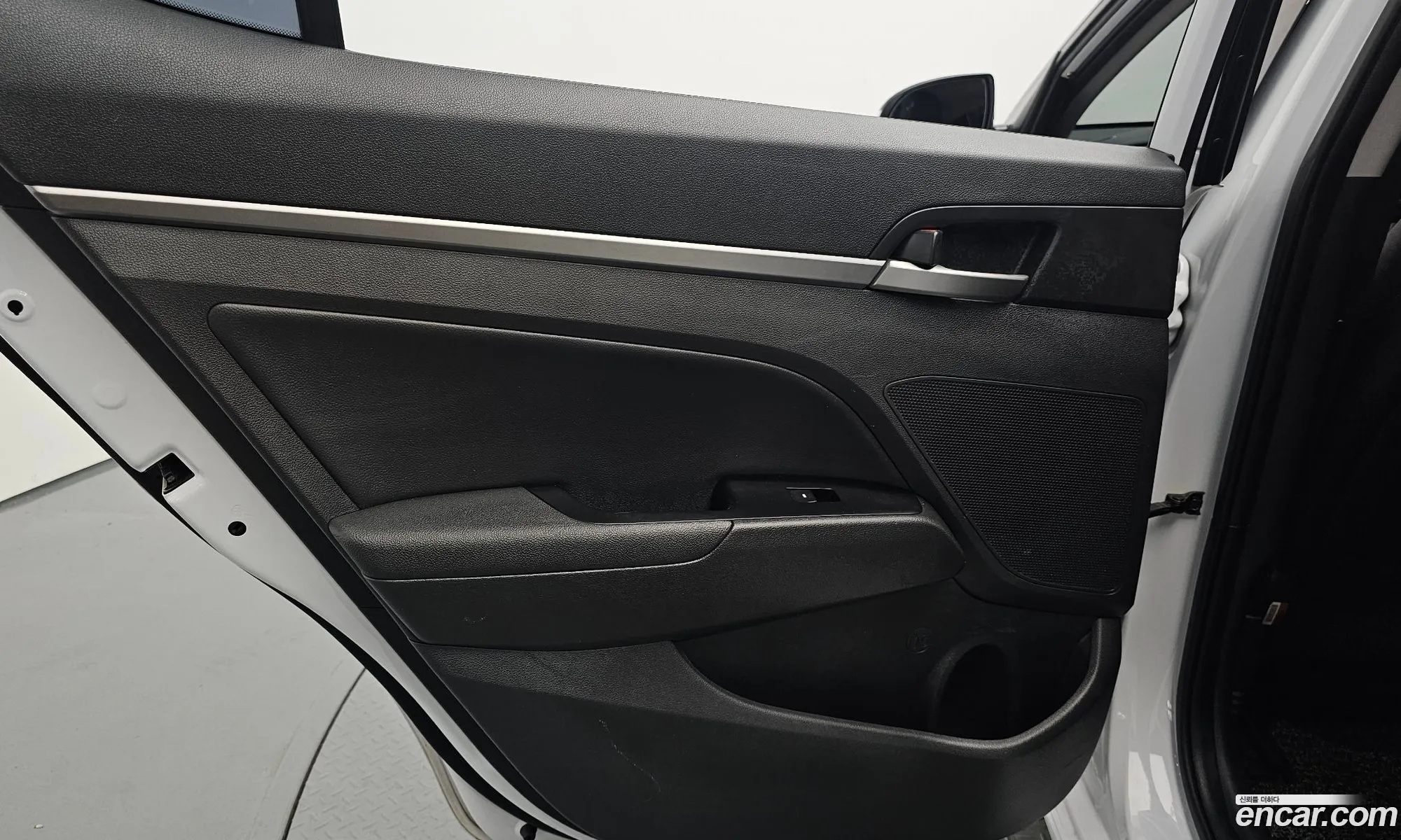 Hyundai Elantra AD 2018 — 27