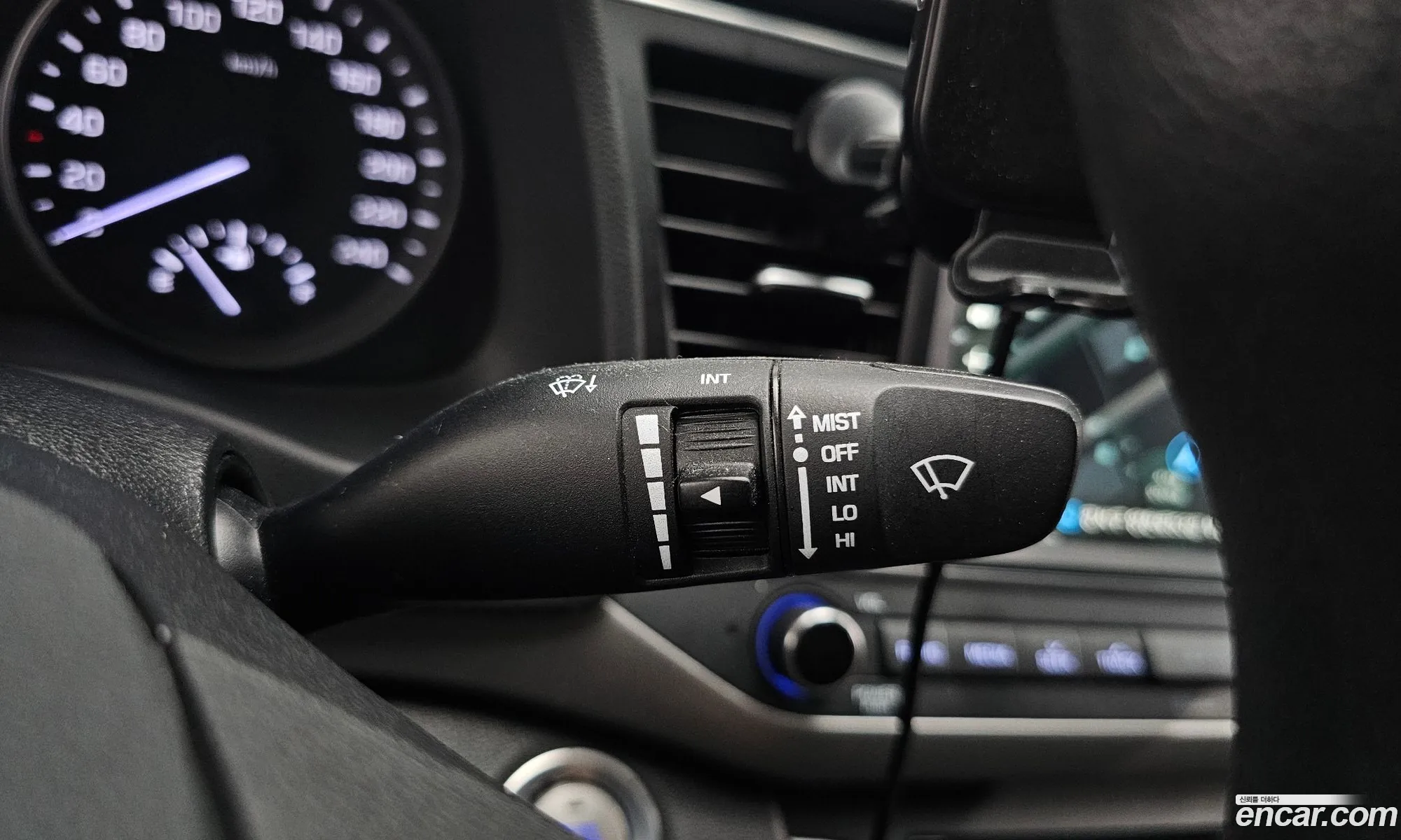 Hyundai Elantra AD 2018 — 14