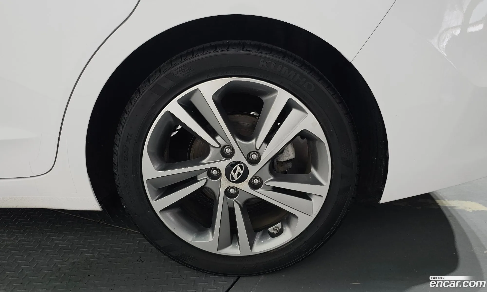 Hyundai Elantra AD 2018 — 4