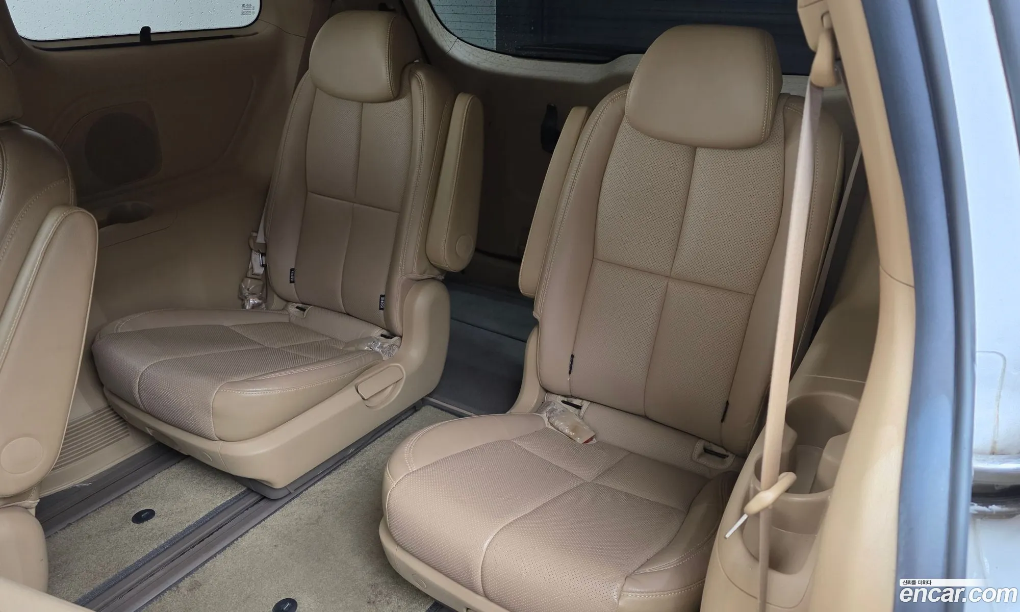 Kia Carnival 2017 KNAME81ABHS316389 — 20