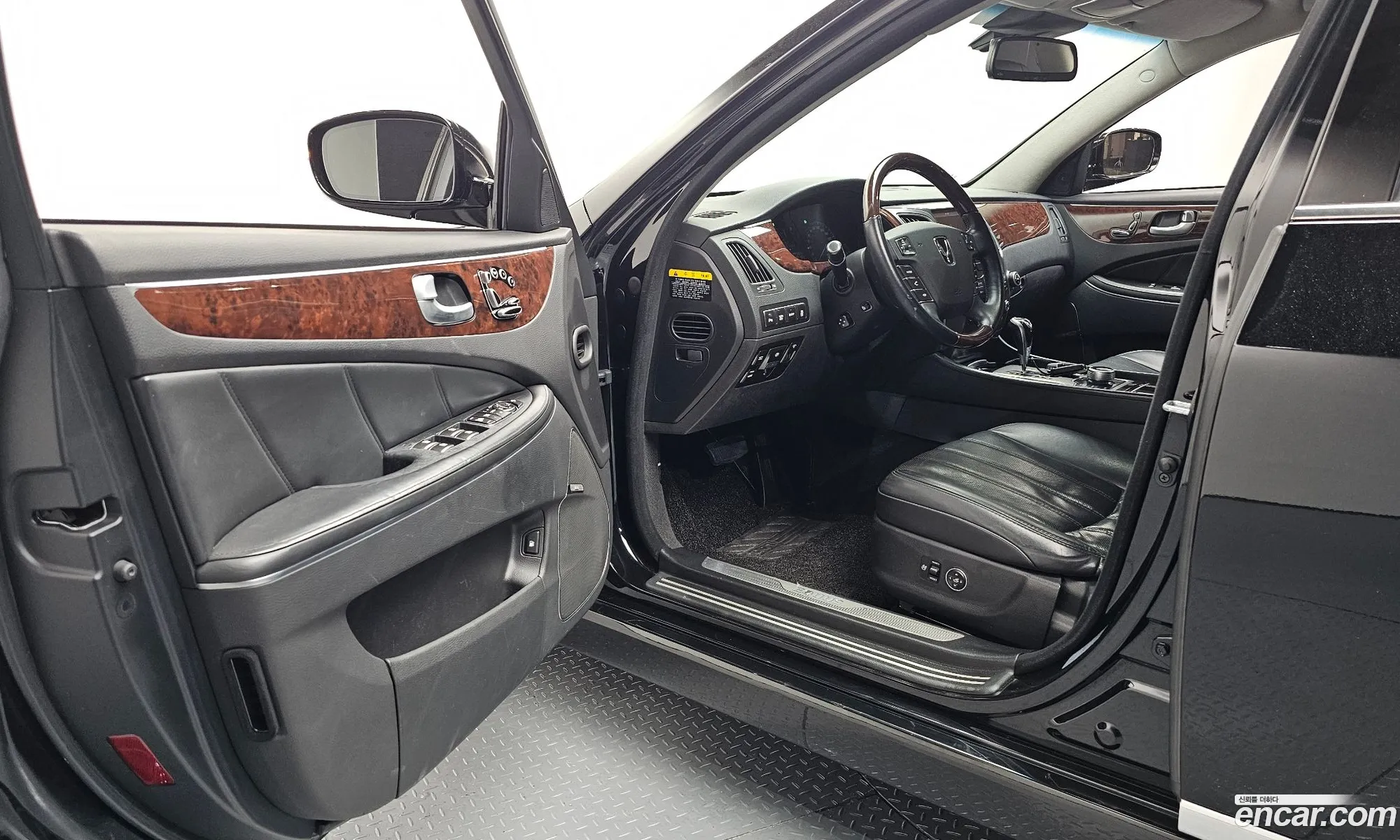 Hyundai Equus 2011 KMHGH41DBCU050092 — 17