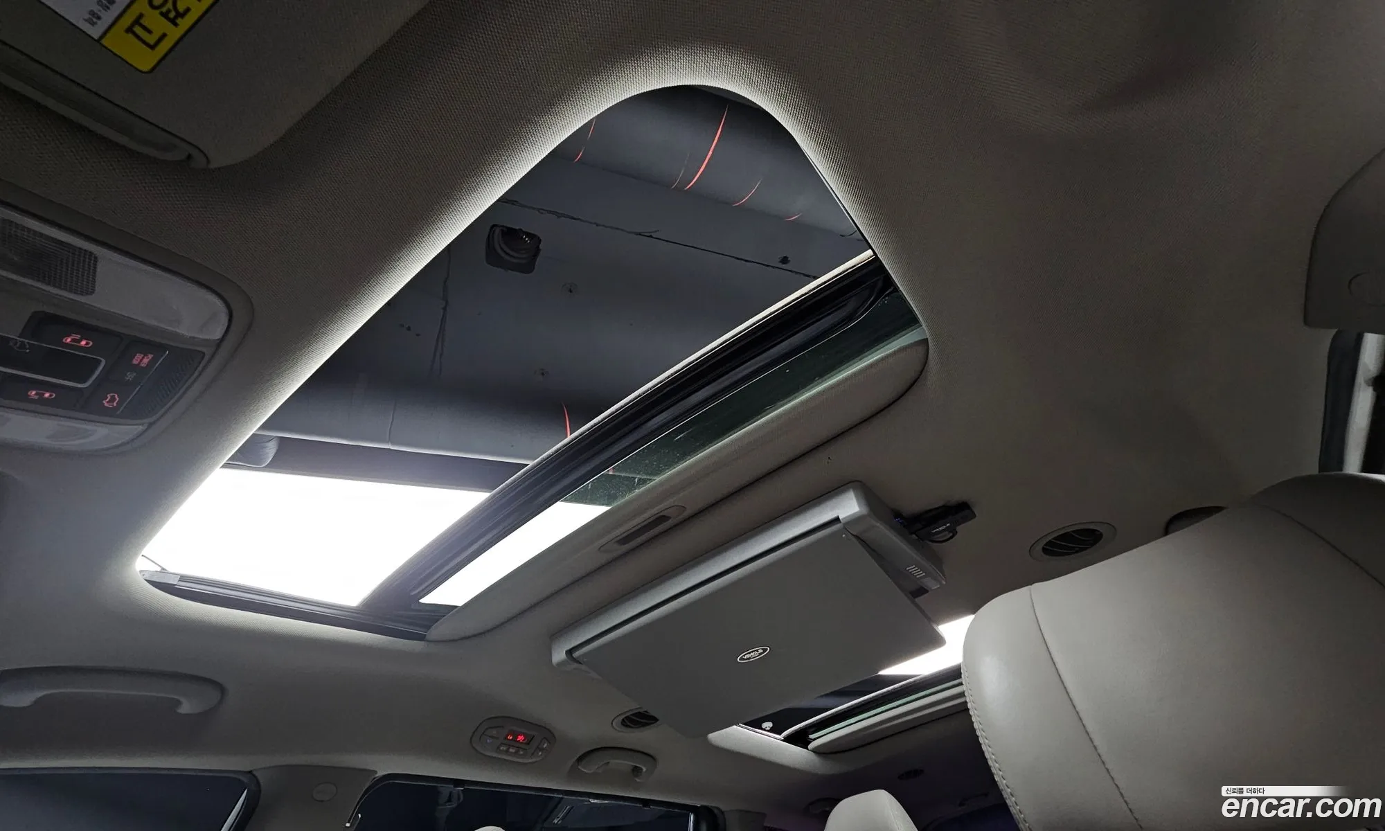 Kia Carnival 2017 KNAME81ABJS356137 — 26