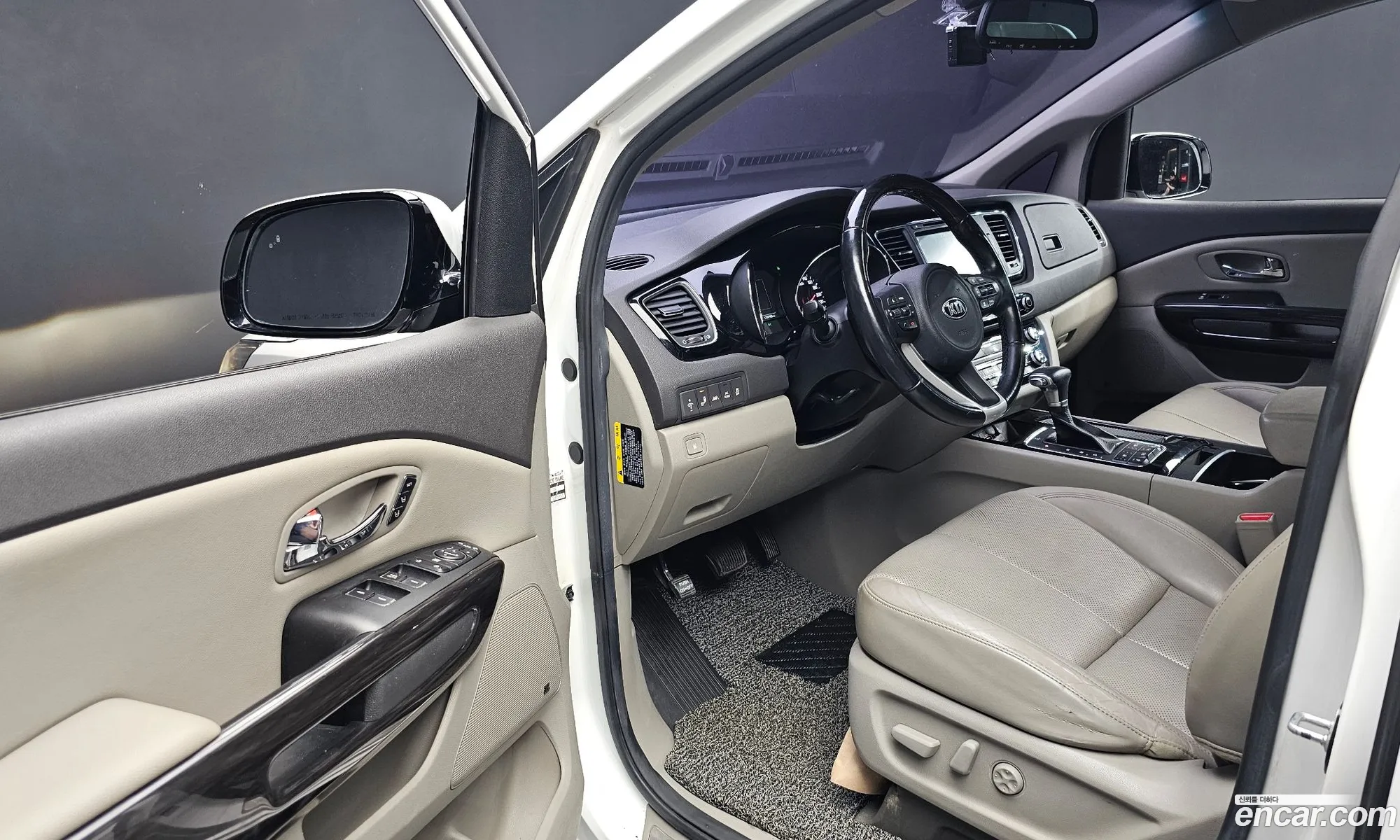 Kia Carnival 2017 KNAME81ABJS356137 — 21