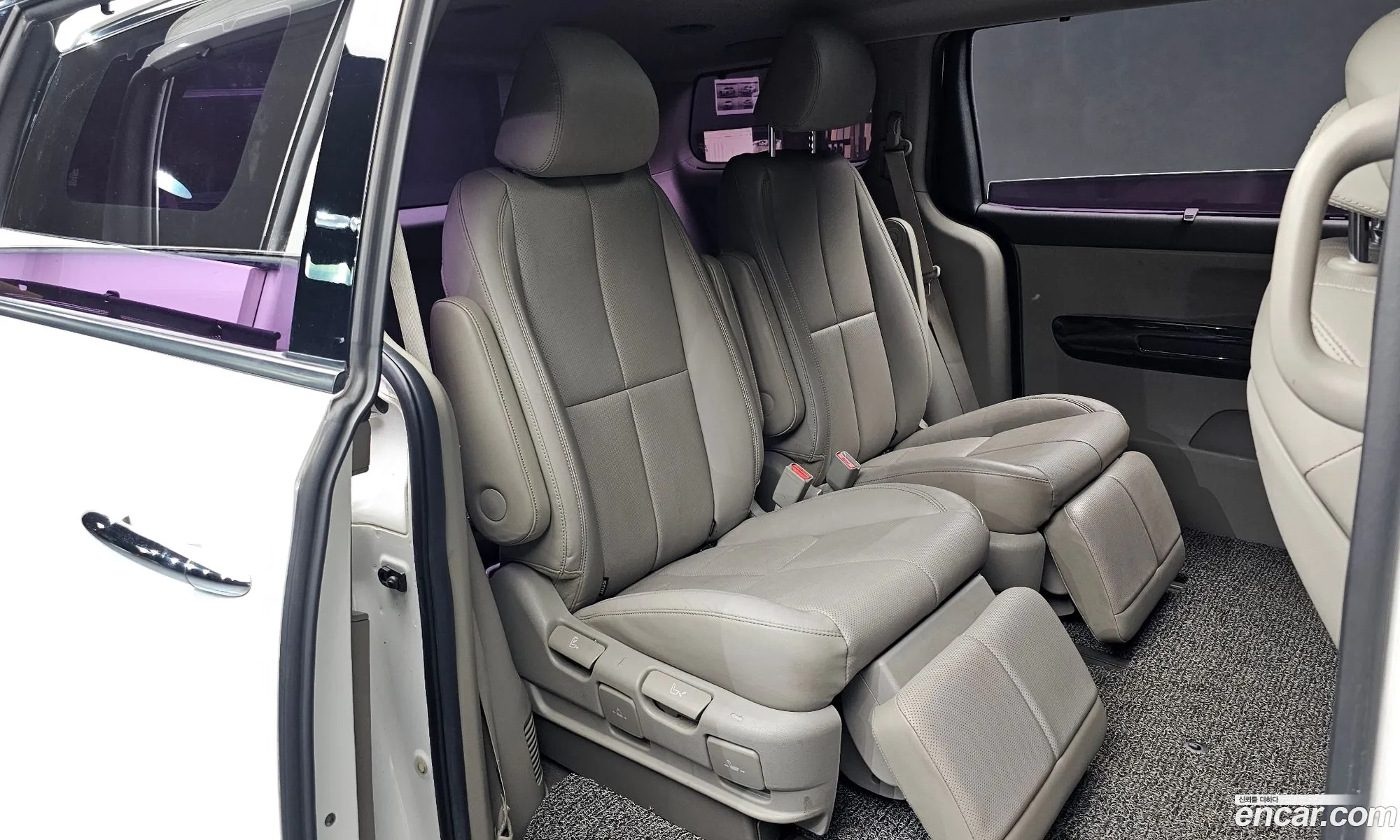 Kia Carnival 2017 KNAME81ABJS356137 — 13
