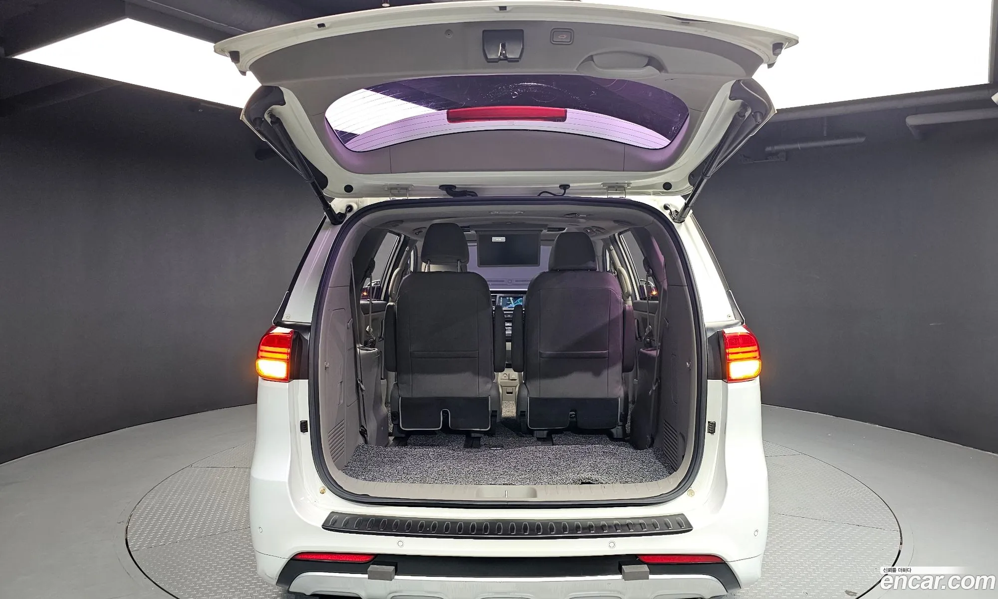 Kia Carnival 2017 KNAME81ABJS356137 — 16