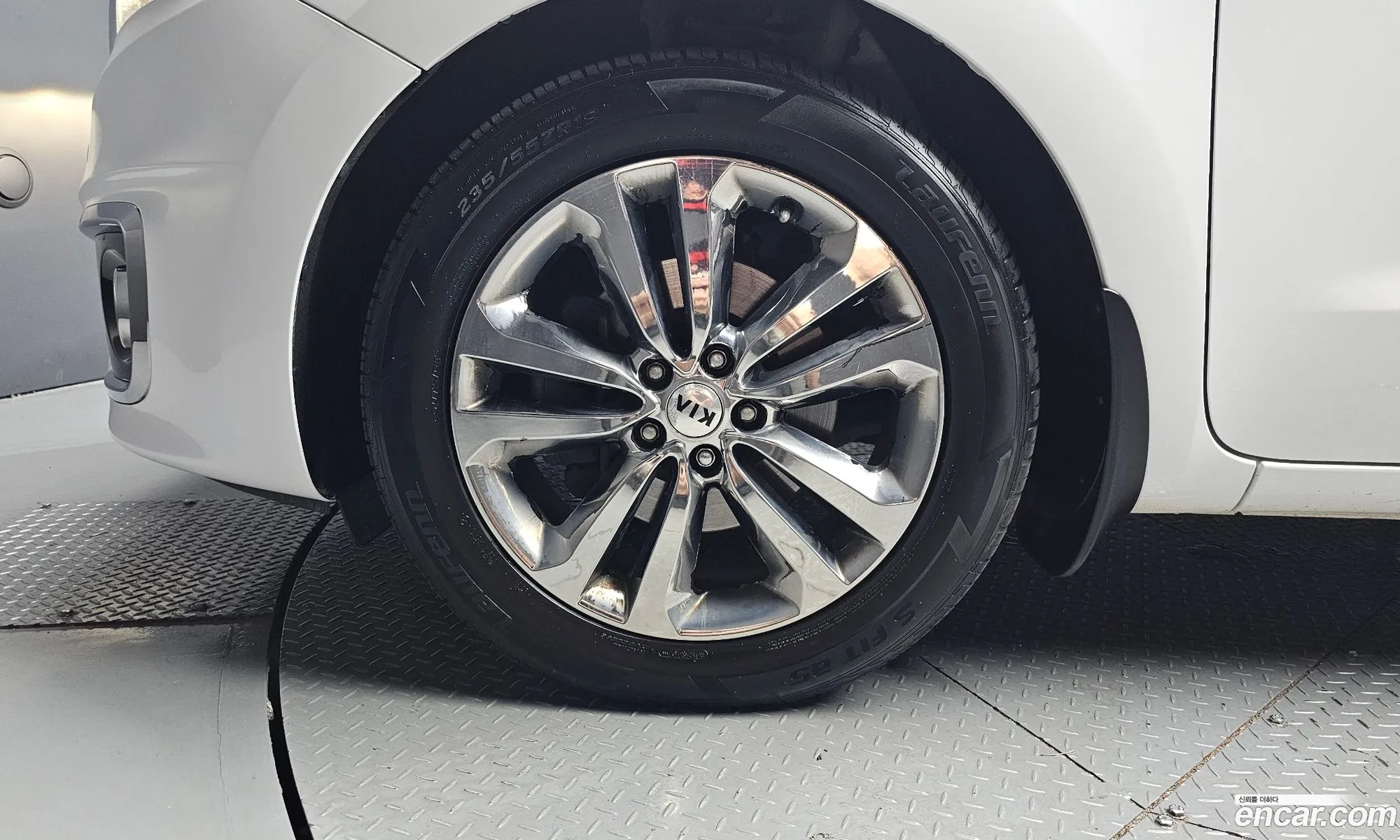 Kia Carnival 2017 KNAME81ABJS356137 — 34