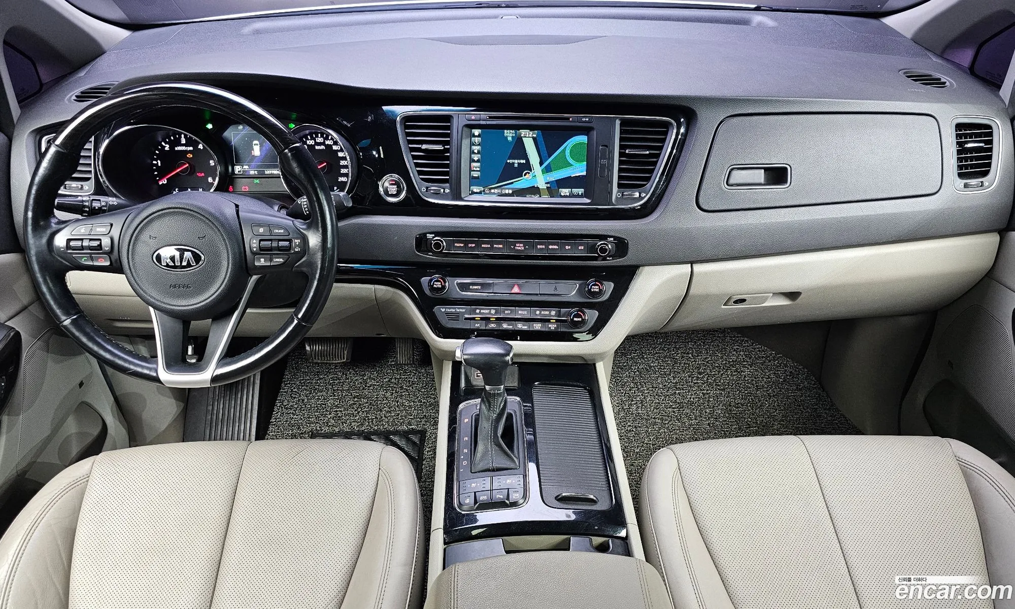 Kia Carnival 2017 KNAME81ABJS356137 — 35