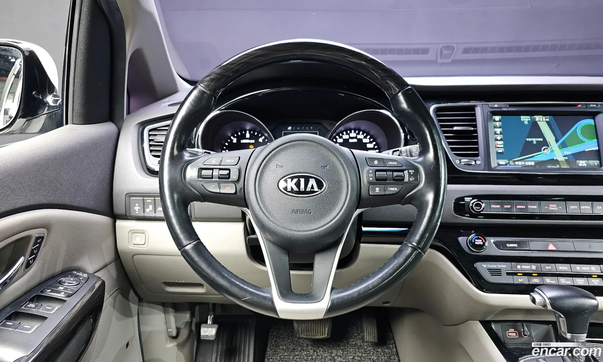 Kia Carnival 2017 KNAME81ABJS356137 — 24