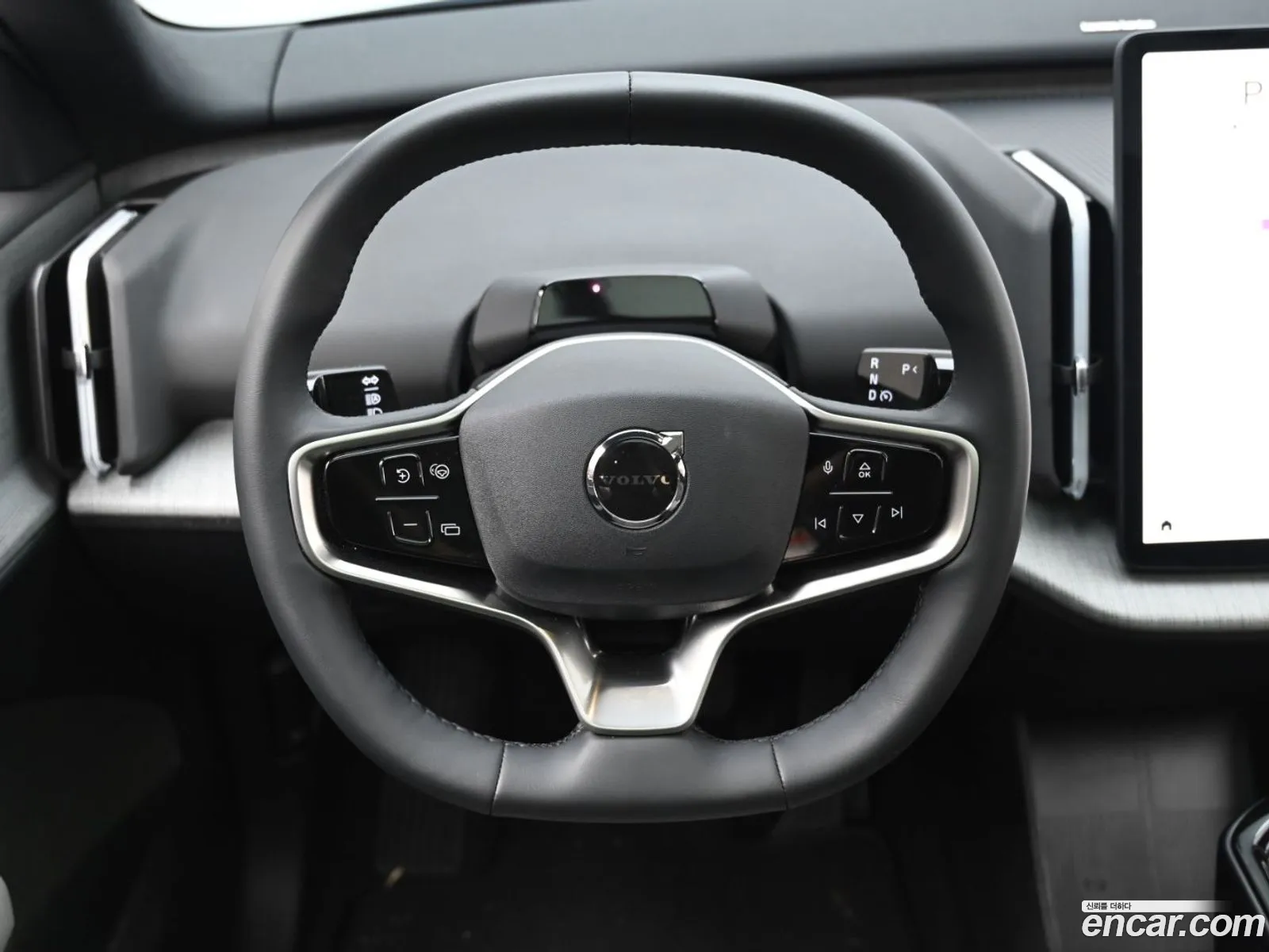 Volvo EX30 Cross Country 2025 — 17