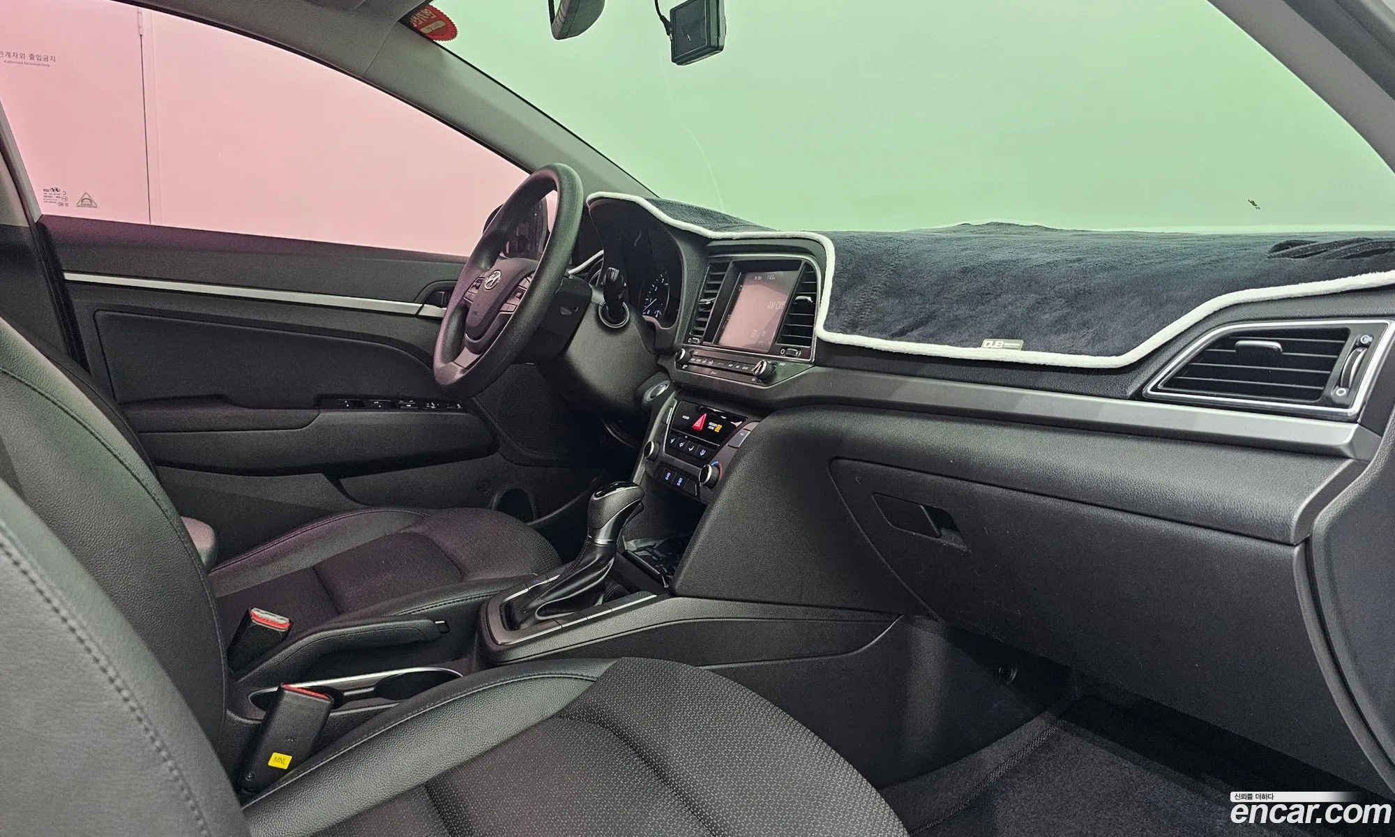 Hyundai Elantra AD 2018 — 15