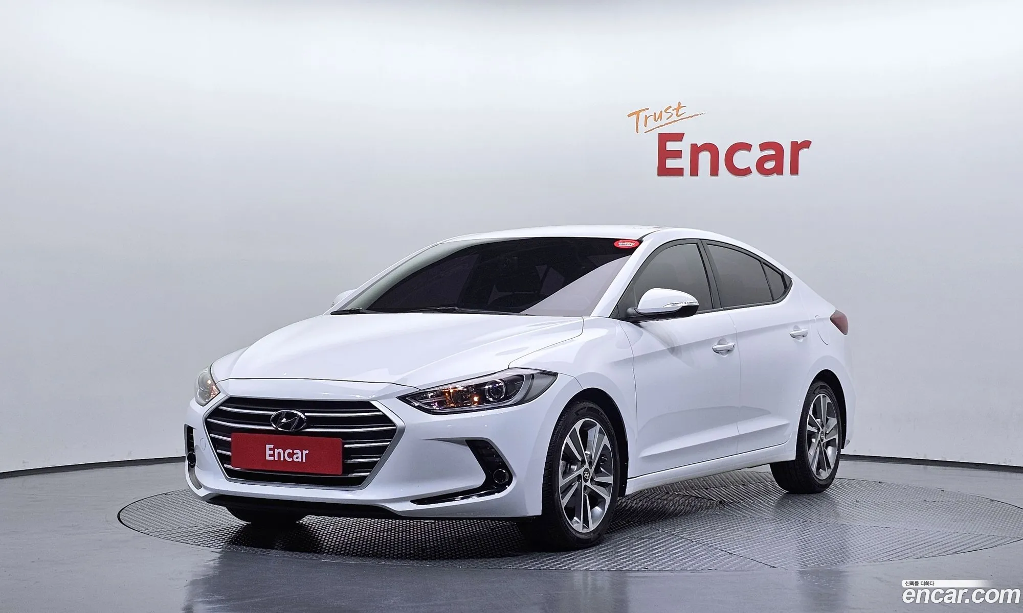 Hyundai Elantra AD 2018 — 16