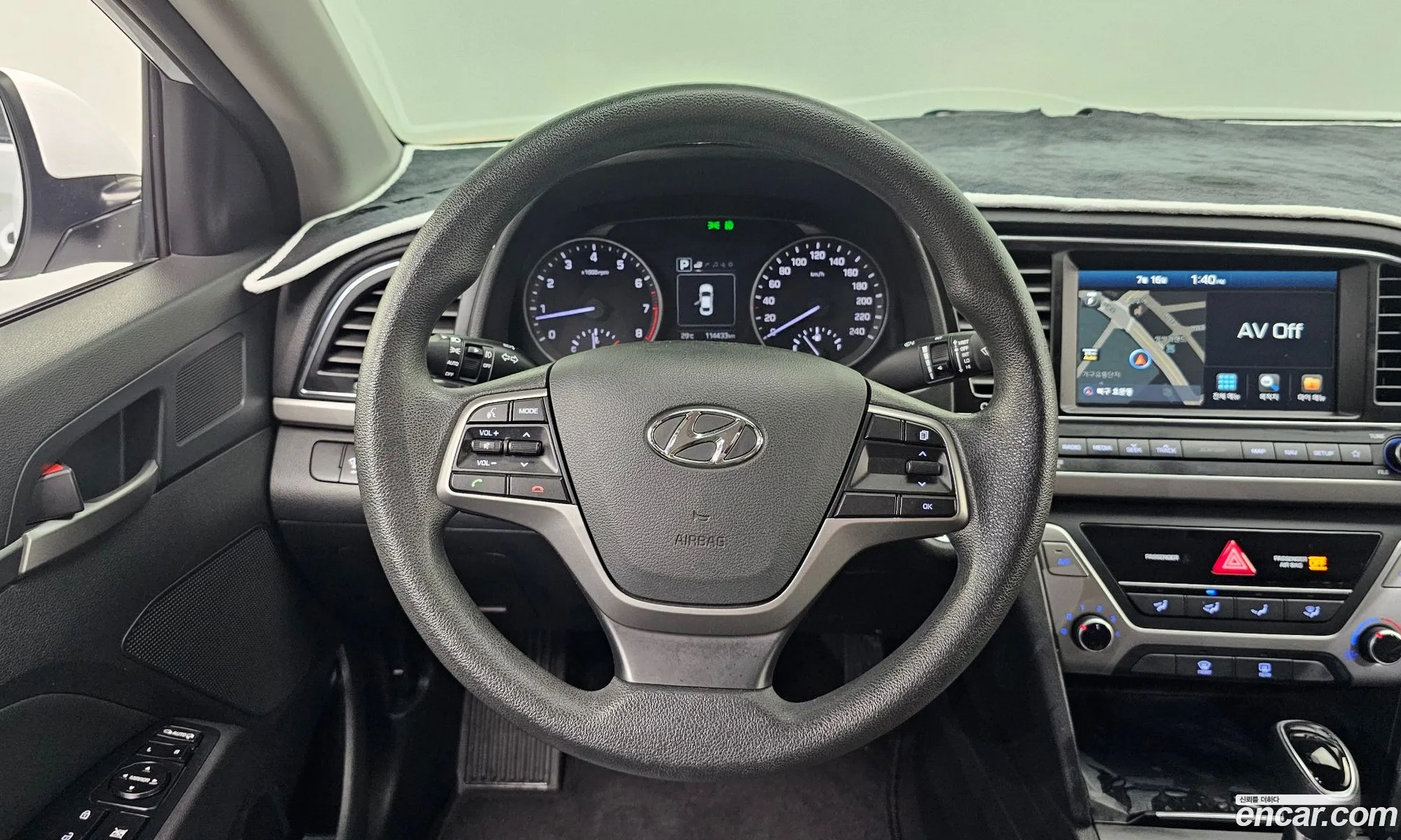 Hyundai Elantra AD 2018 — 28