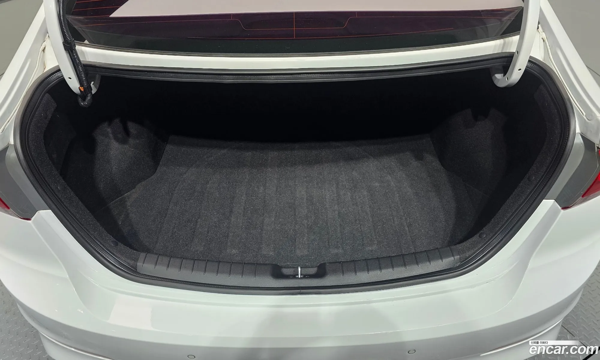 Hyundai Elantra AD 2018 — 23