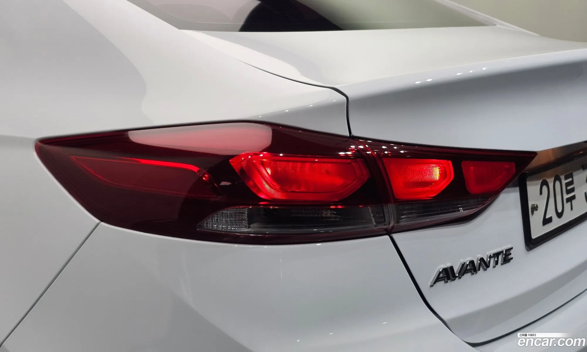 Hyundai Elantra AD 2018 — 10