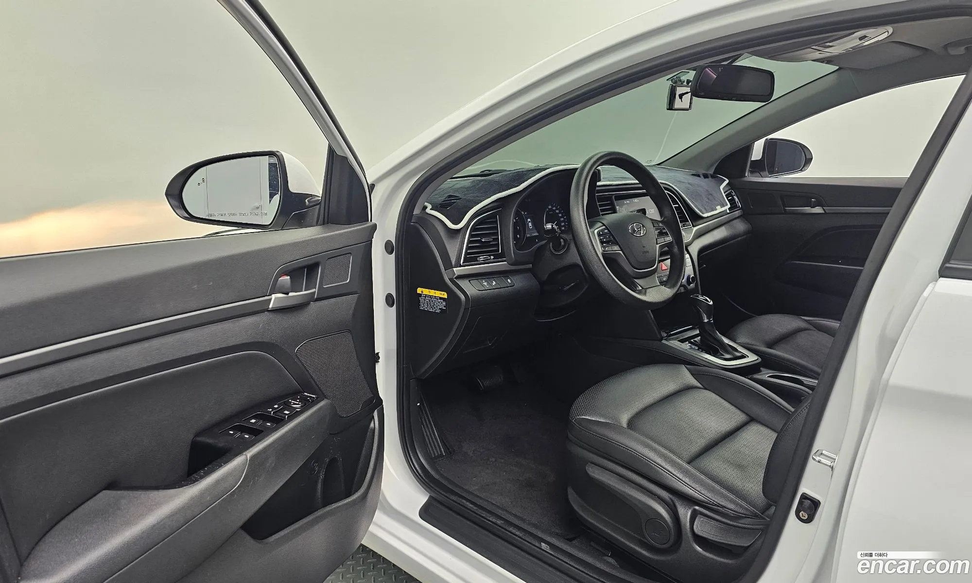 Hyundai Elantra AD 2018 — 25