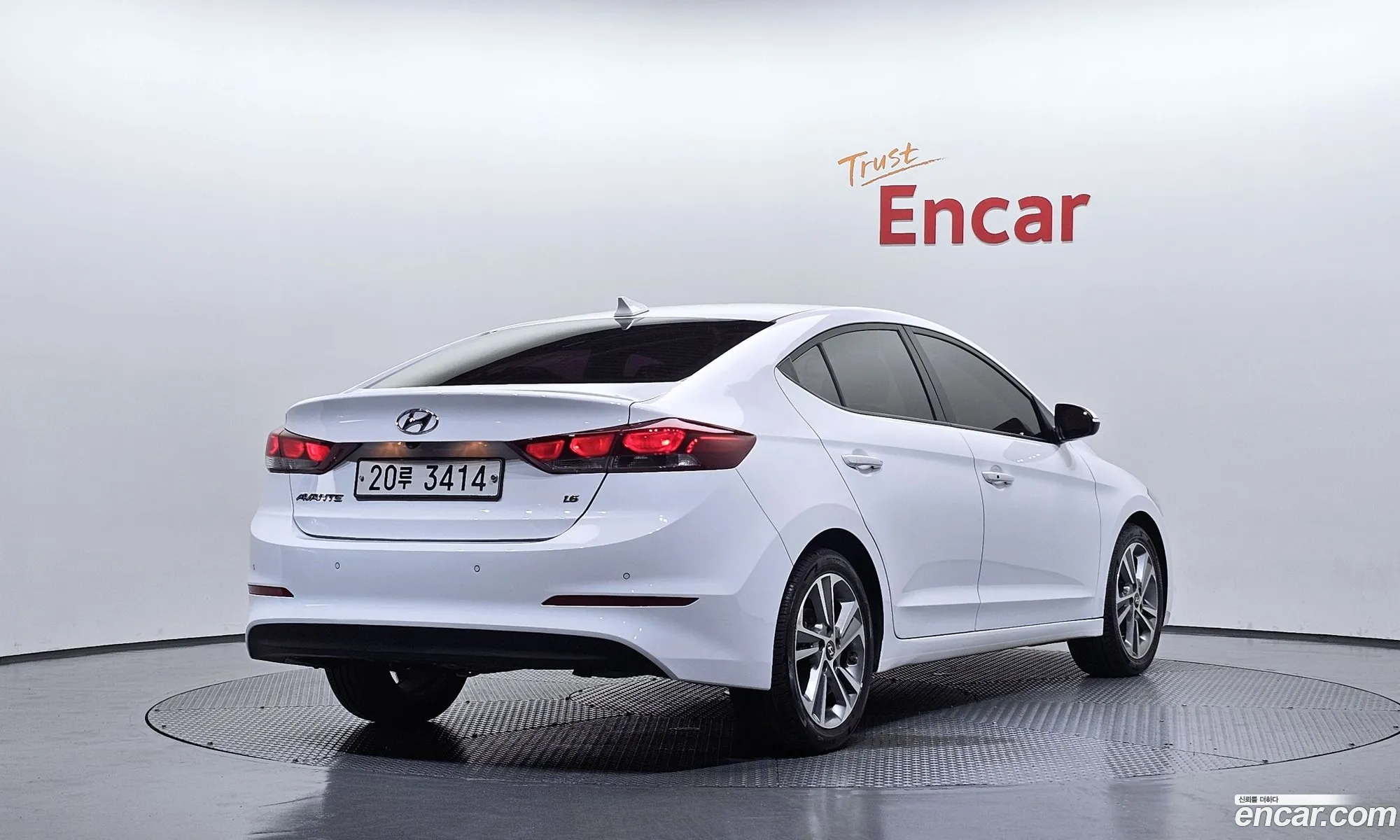 Hyundai Elantra AD 2018 — 17