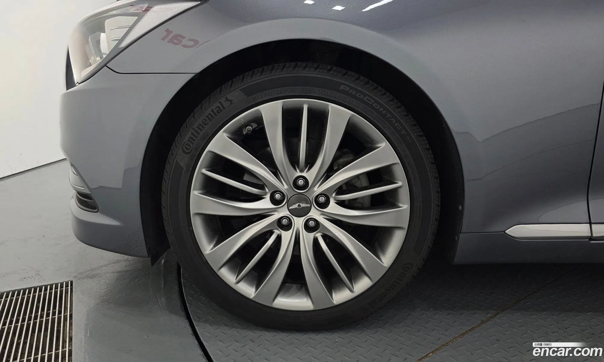 Hyundai Genesis DH