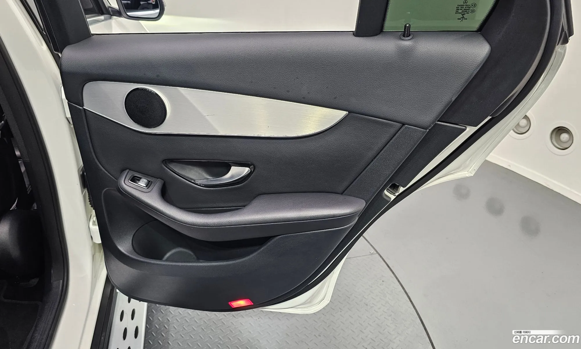 Mercedes-Benz GLC-Class X253 2018 — 27
