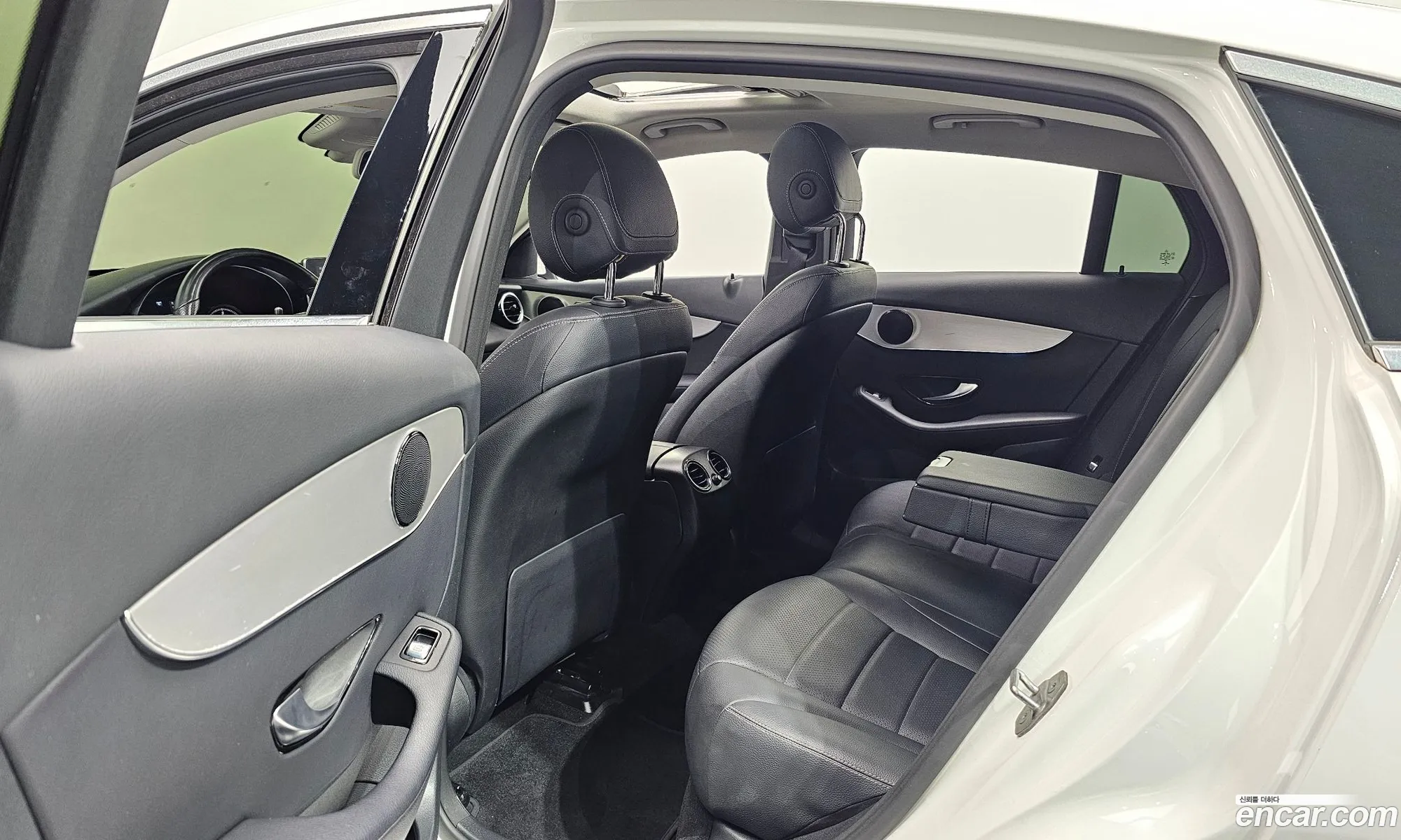 Mercedes-Benz GLC-Class X253 2018 — 24