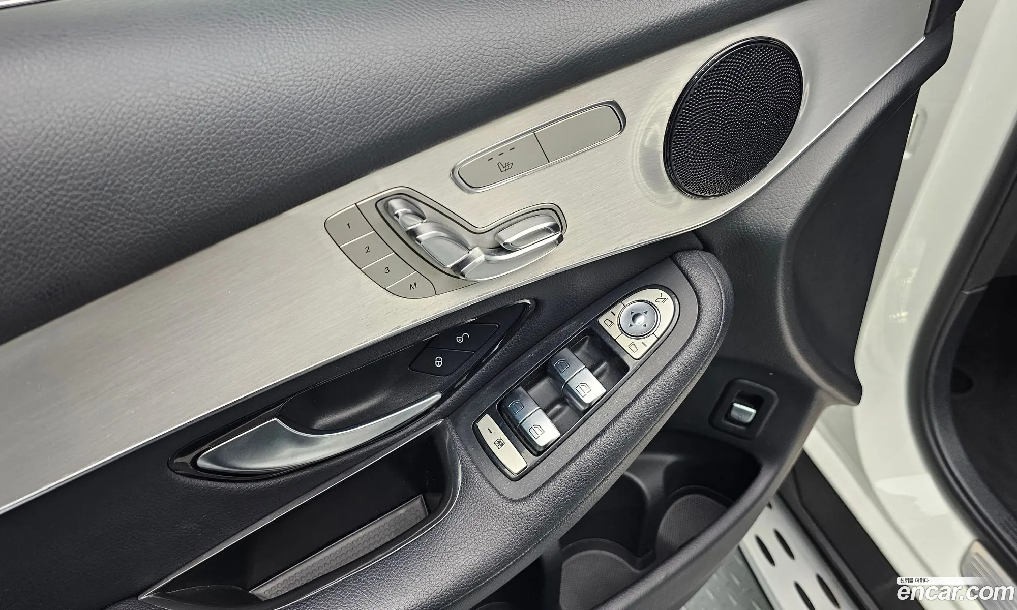 Mercedes-Benz GLC-Class X253 2018 — 11