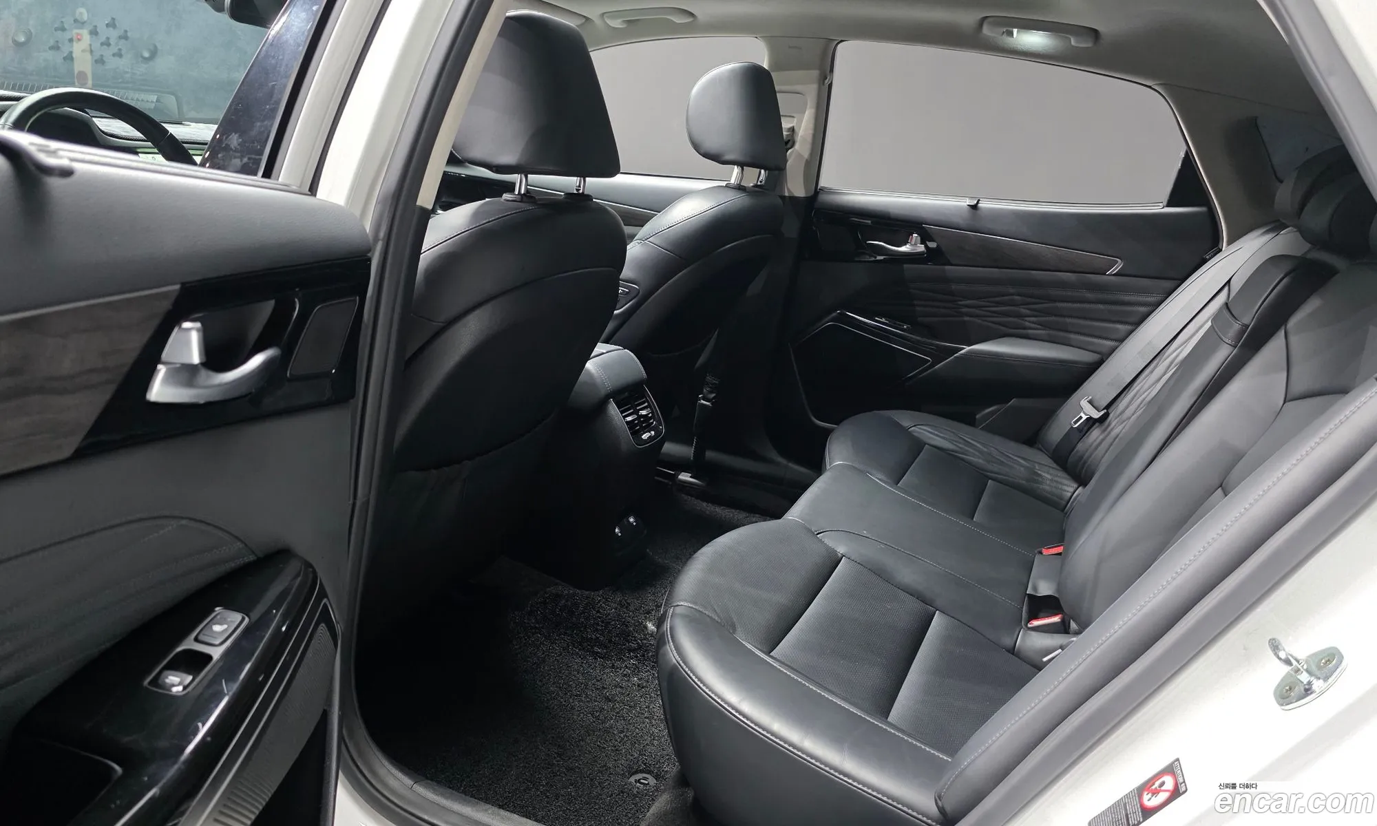 Kia K7 Premier 2020 KNALC41BBLA216089 — 7