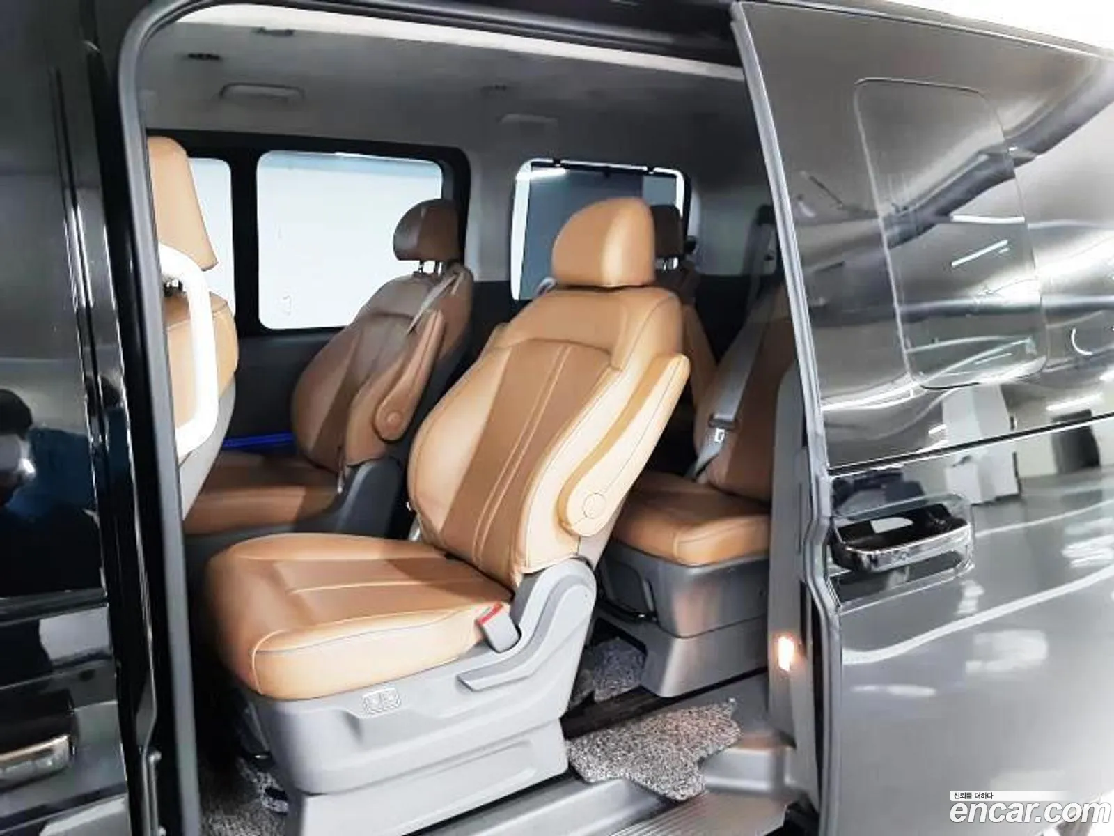 Hyundai Staria 2024 — 10