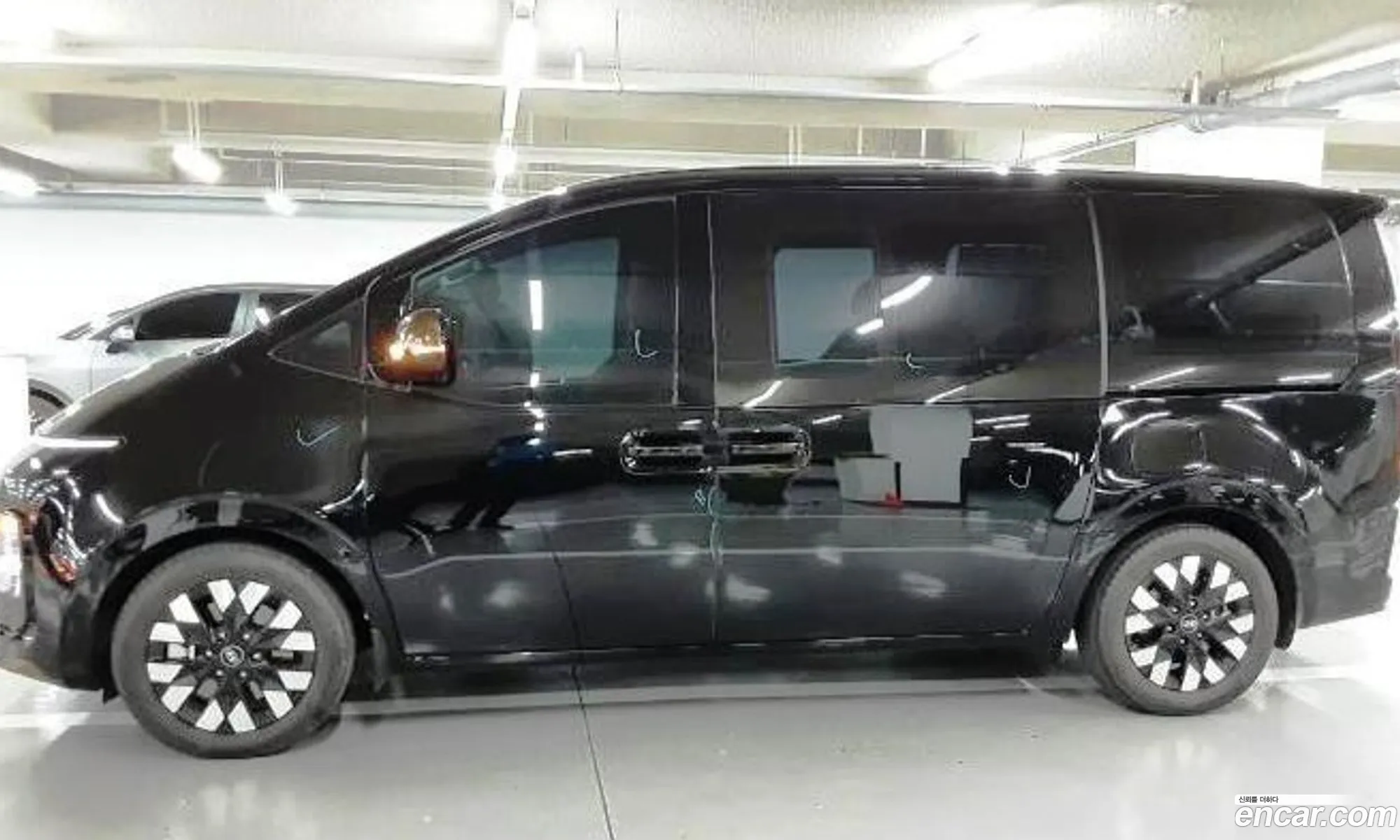 Hyundai Staria 2024 — 7