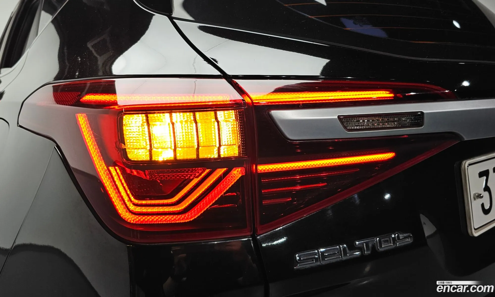 Kia Seltos 2020 KNAES815GLK051210 — 4