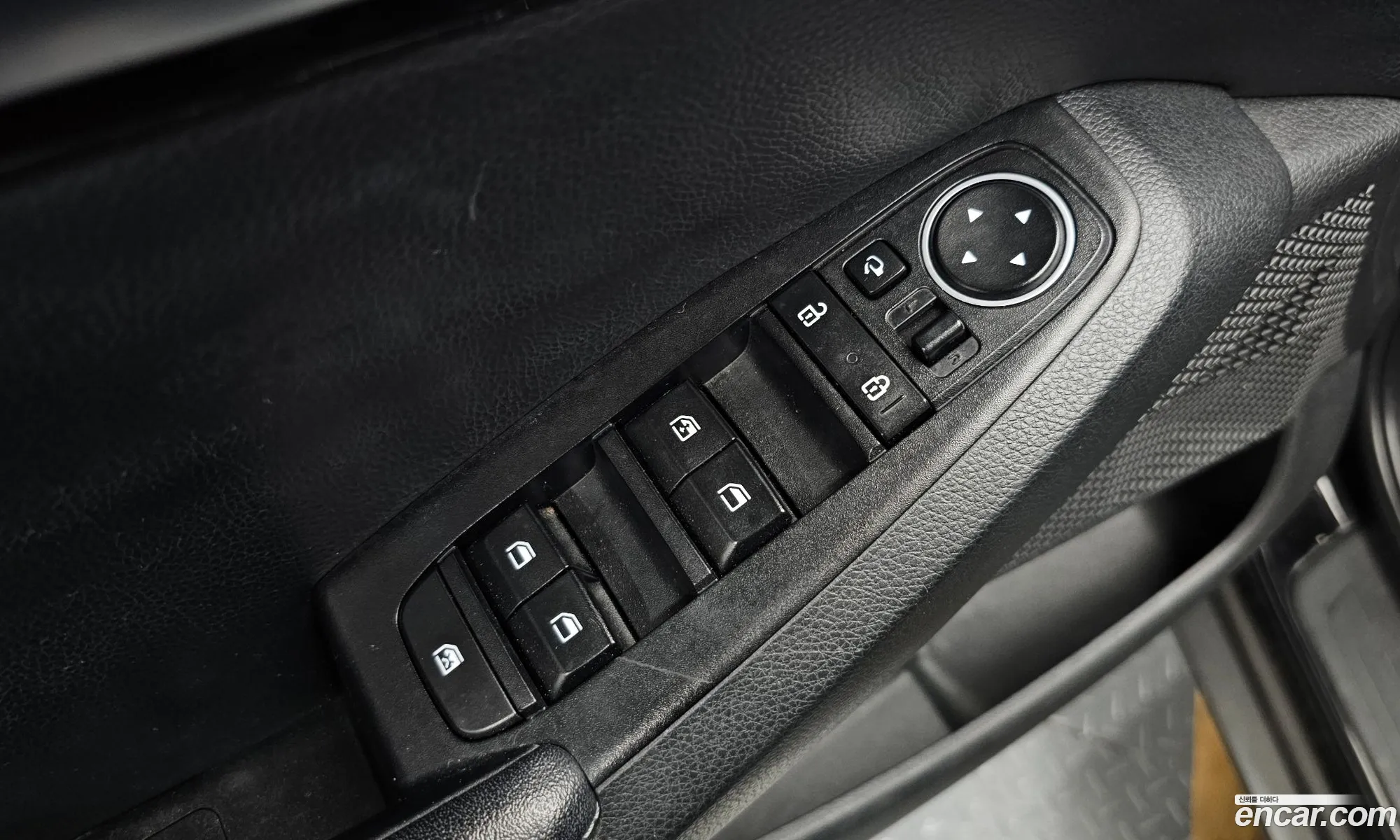 Kia Seltos 2020 KNAES815GLK051210 — 27
