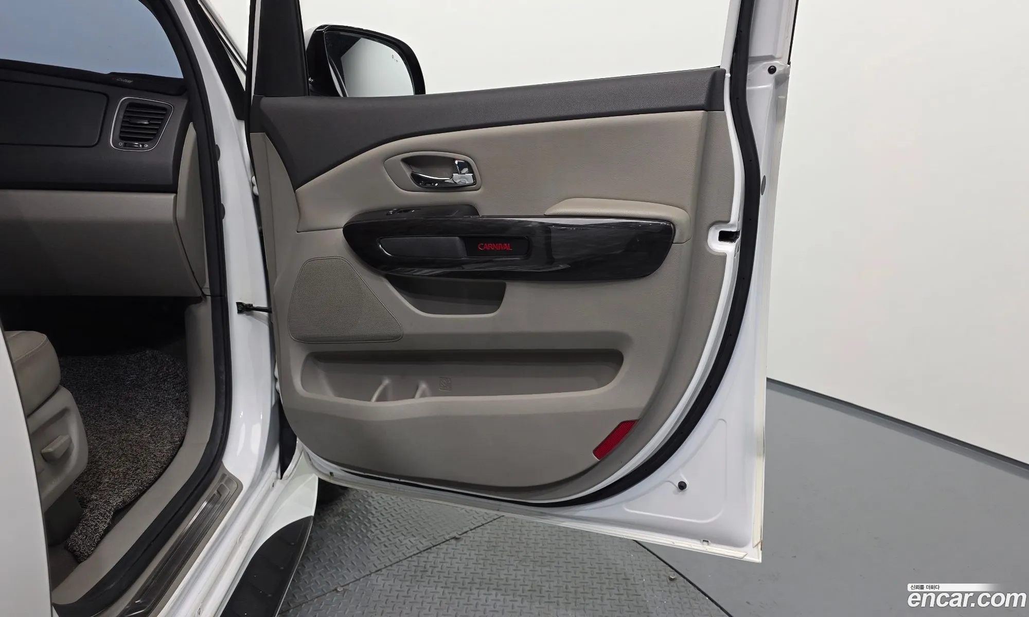 Kia Carnival 2018 KNAMD81ABJS435474 — 35
