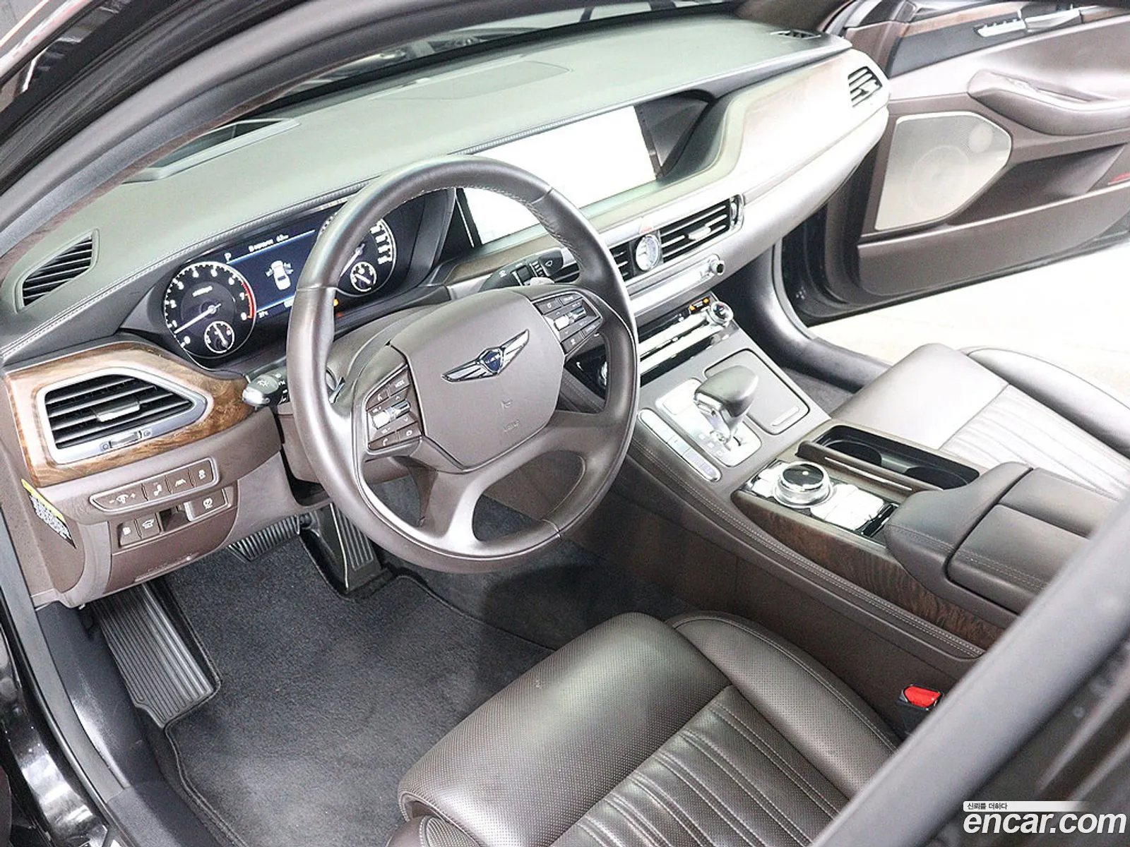 Genesis G90 2019 — 17