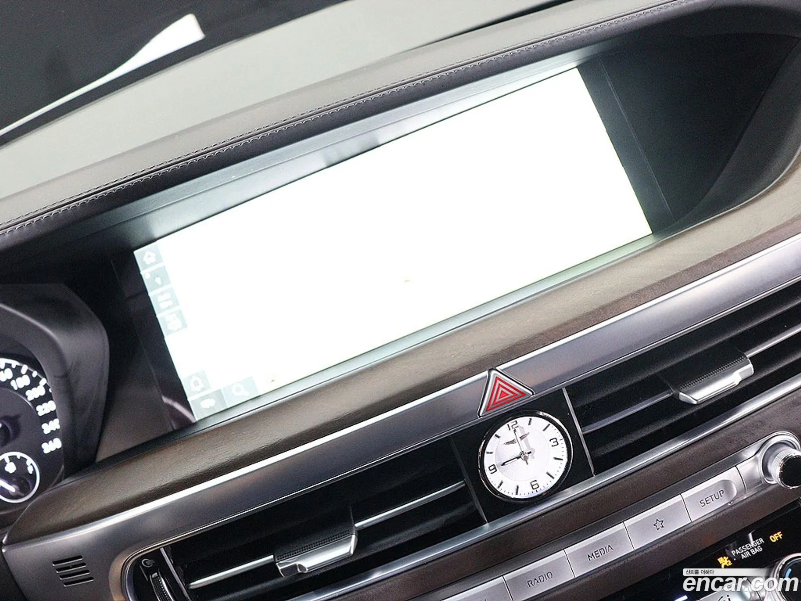 Genesis G90 2019 — 18
