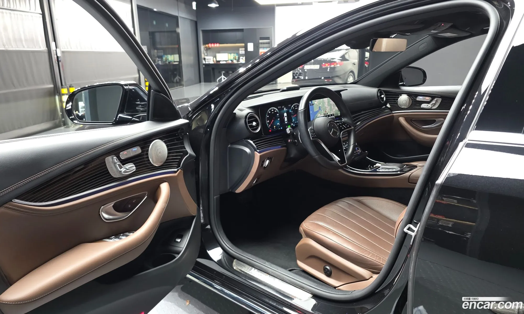 Mercedes-Benz E-Class W213 2022 — 25