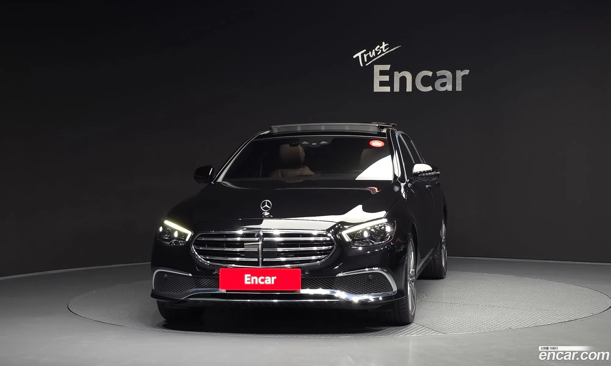 Mercedes-Benz E-Class W213 2022 — 24