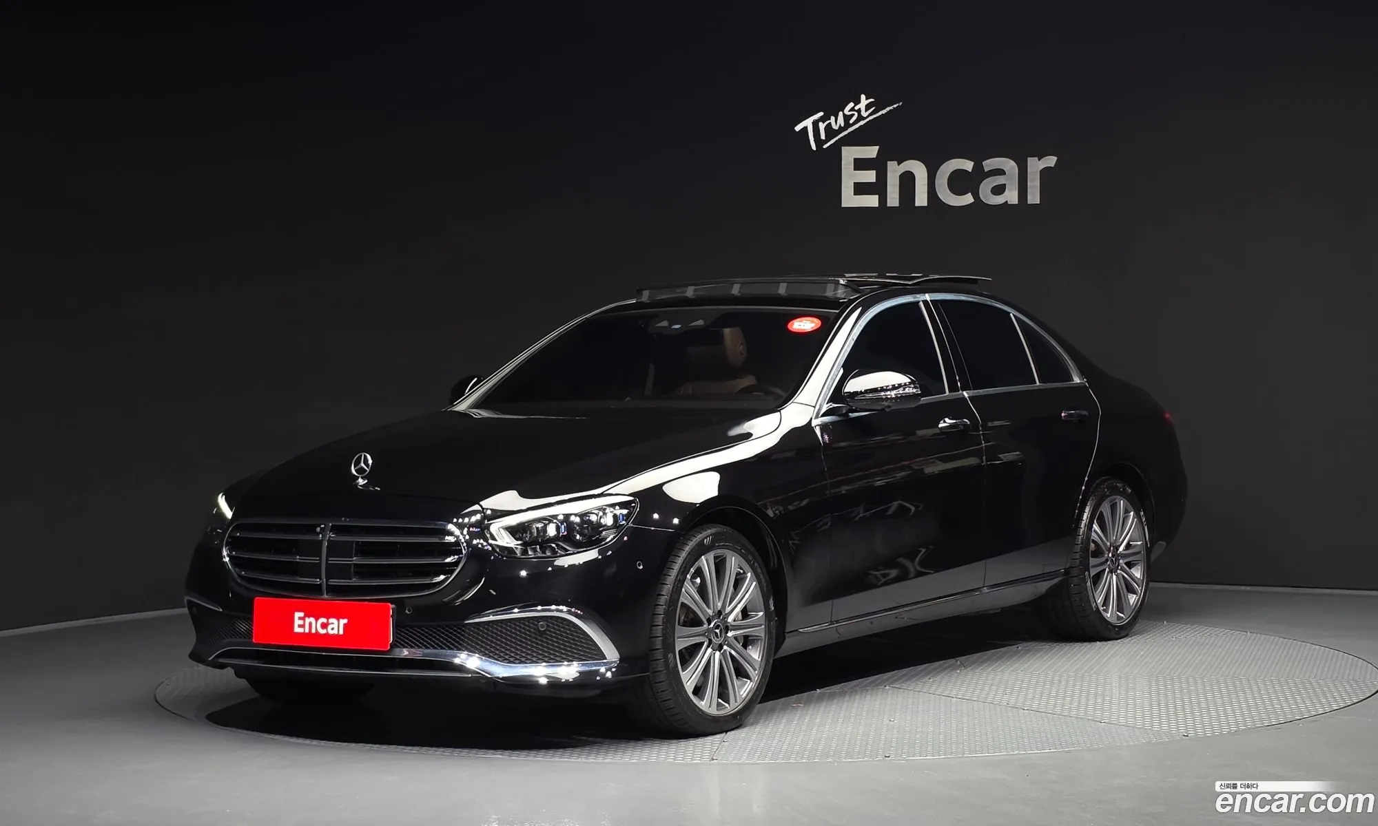 Mercedes-Benz E-Class W213 2022 — 27
