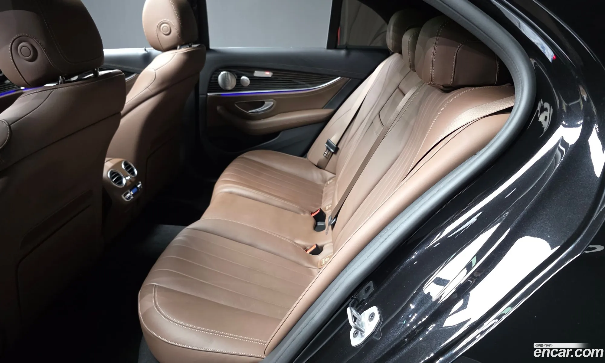 Mercedes-Benz E-Class W213 2022 — 31