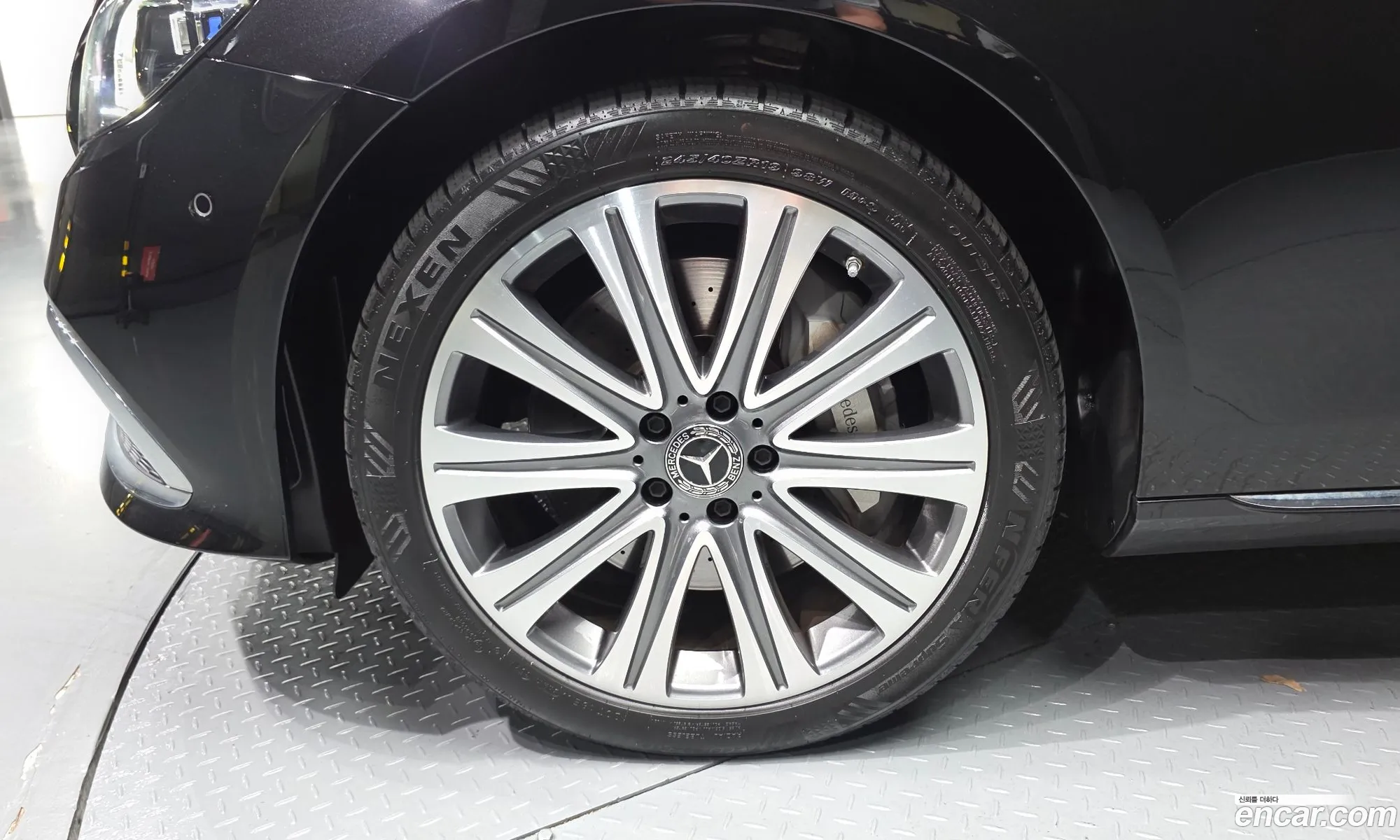 Mercedes-Benz E-Class W213 2022 — 26